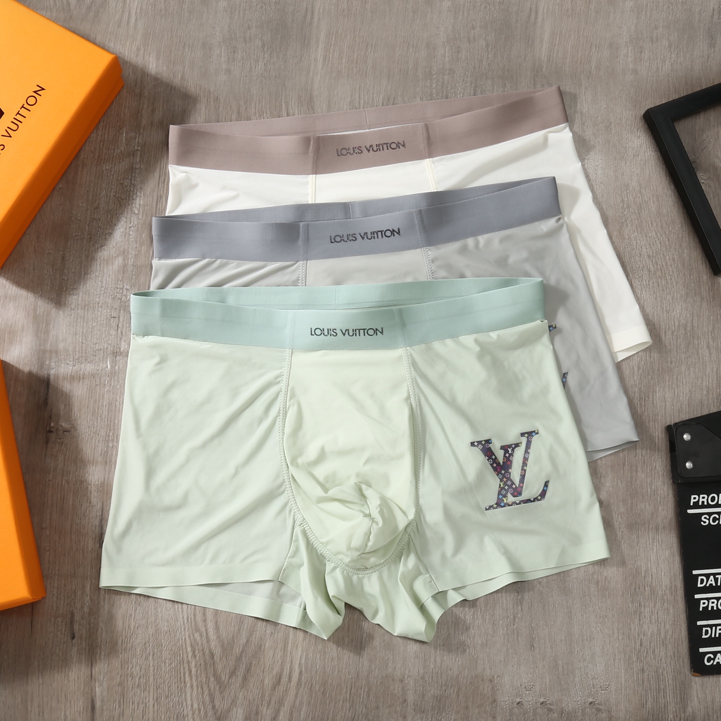 LOUIS VUITTON