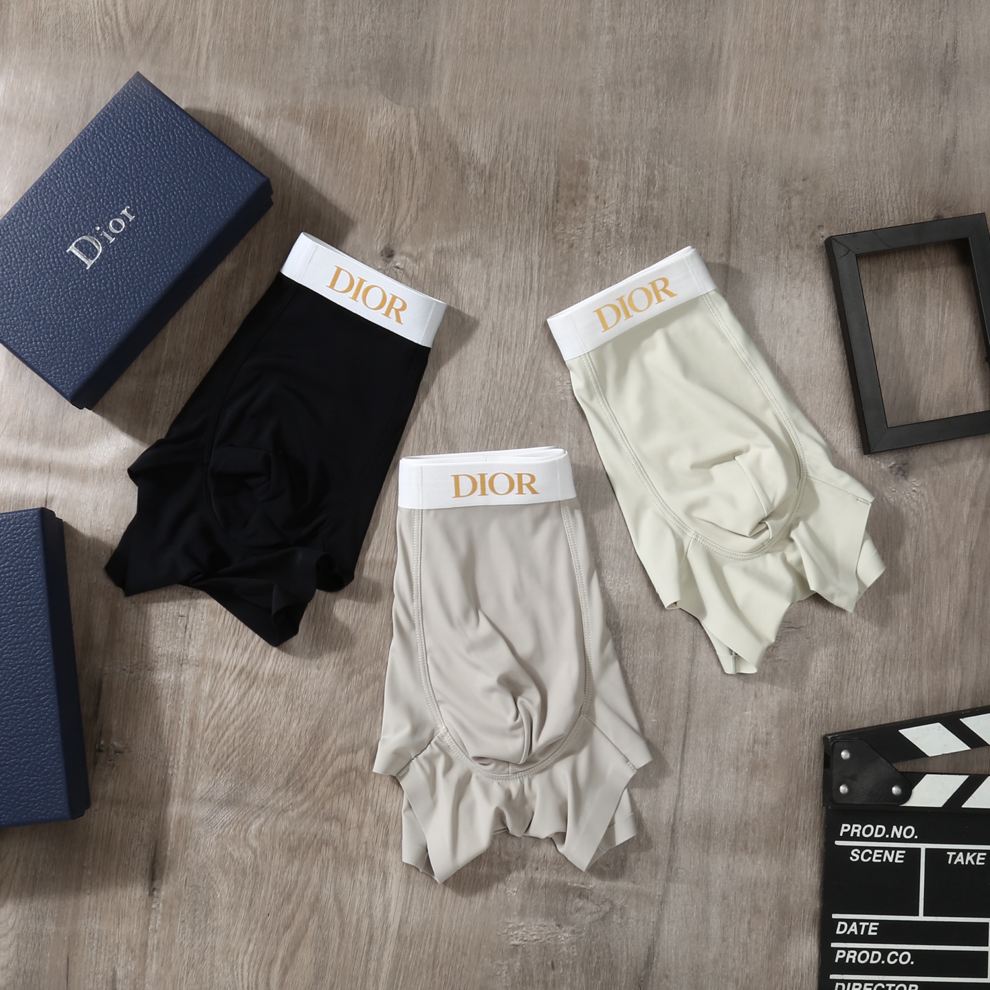DIOR