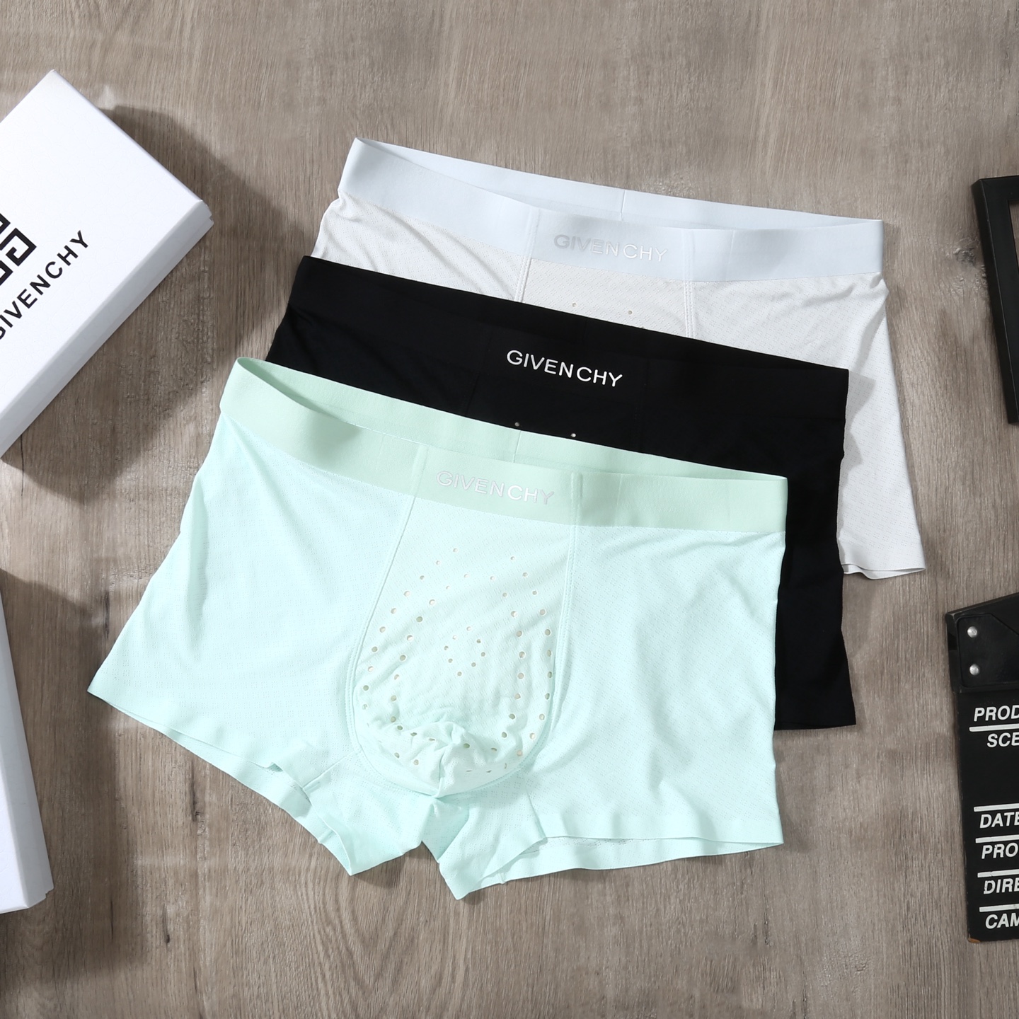 GIVENCHY