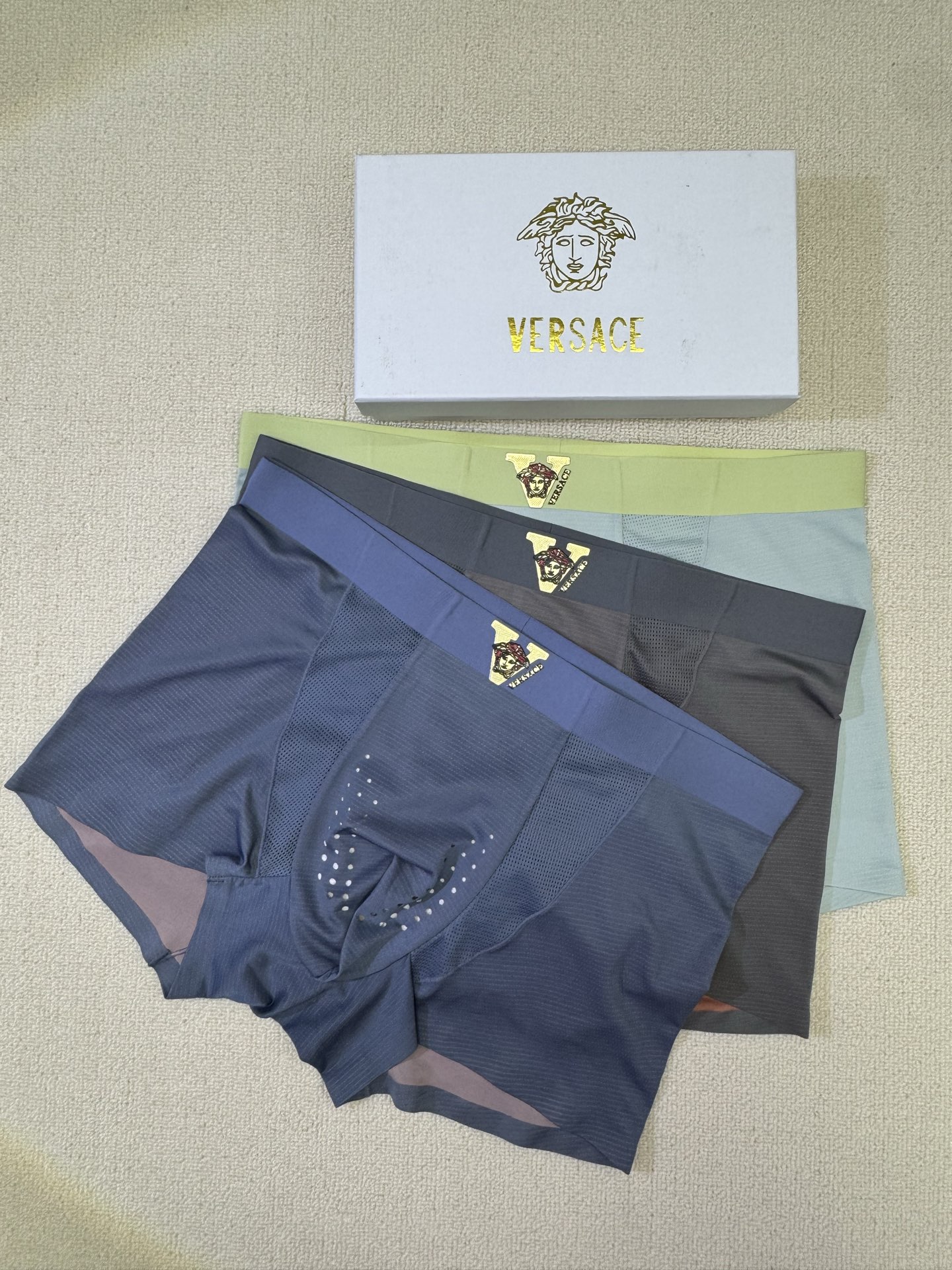 VERSACE