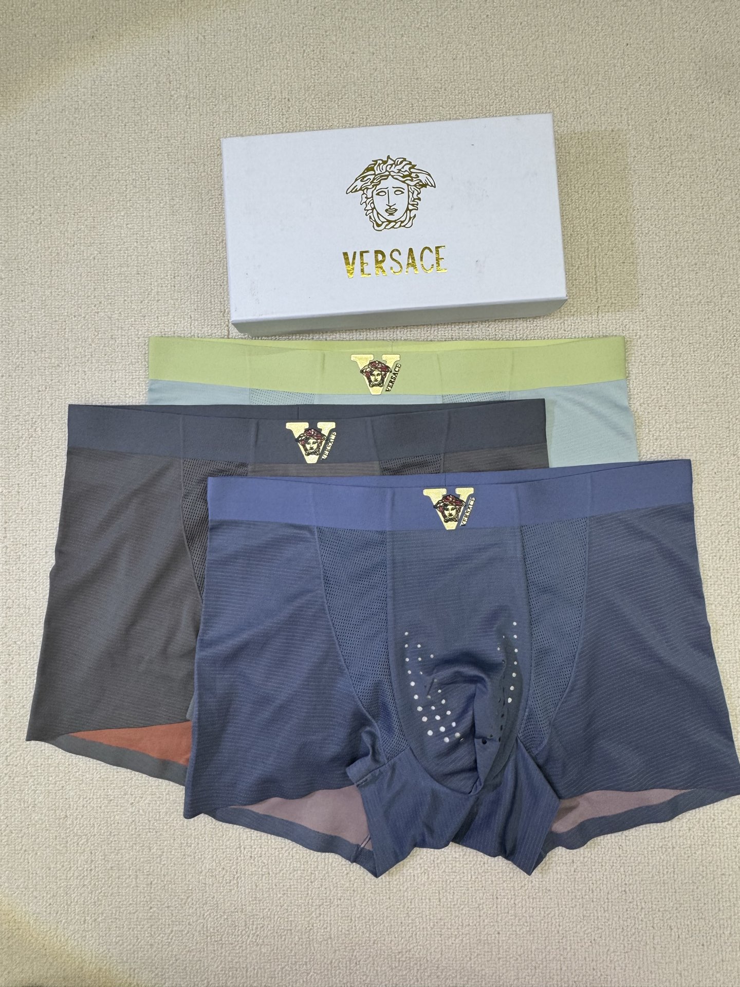 VERSACE