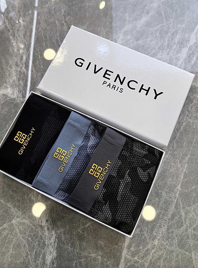 GIVENCHY