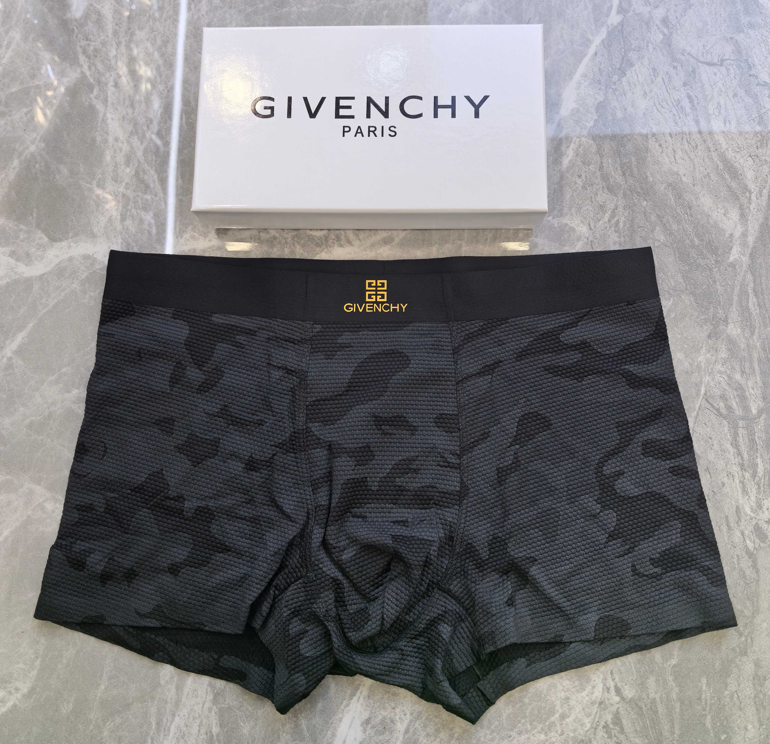 GIVENCHY
