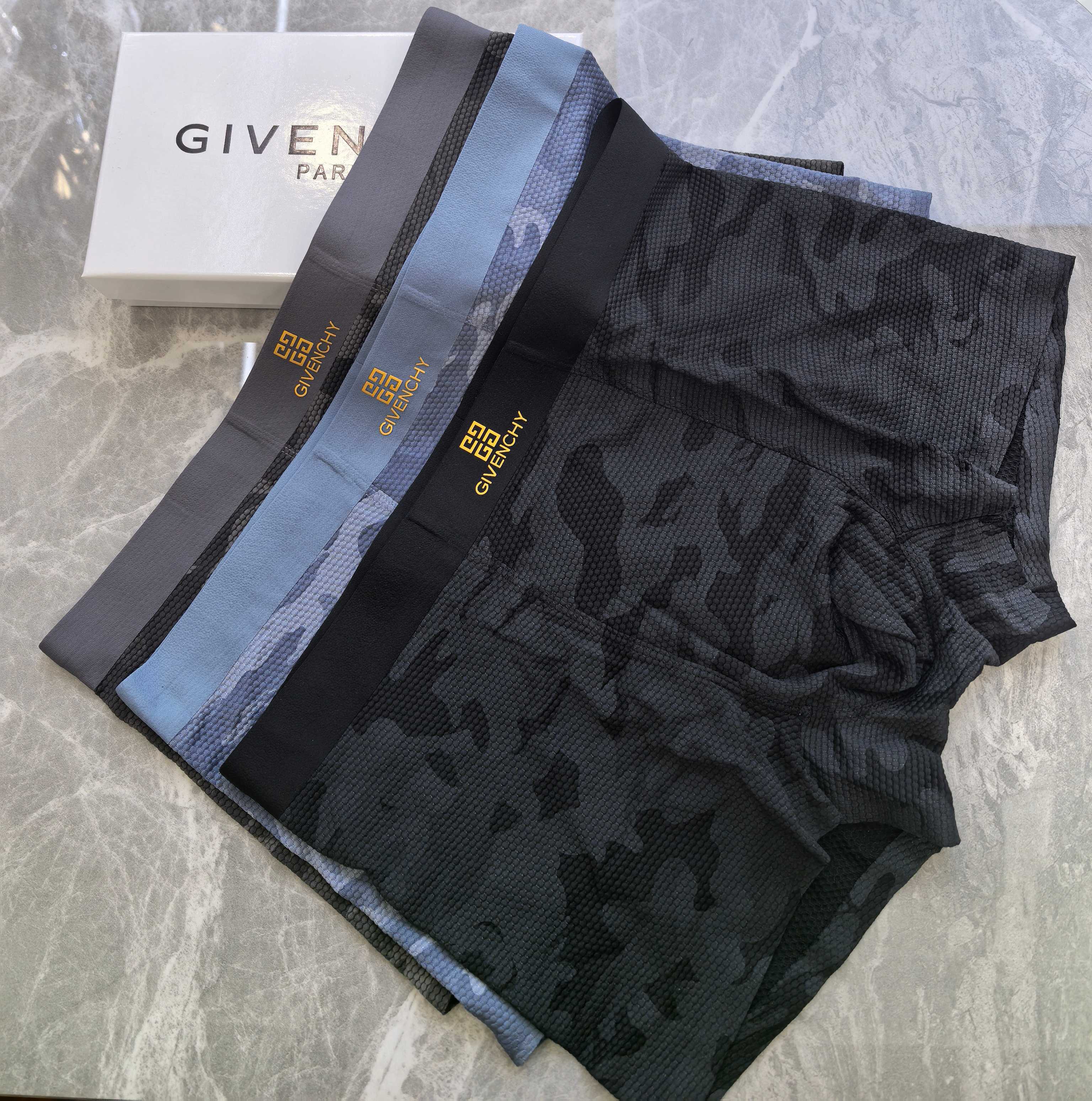 GIVENCHY