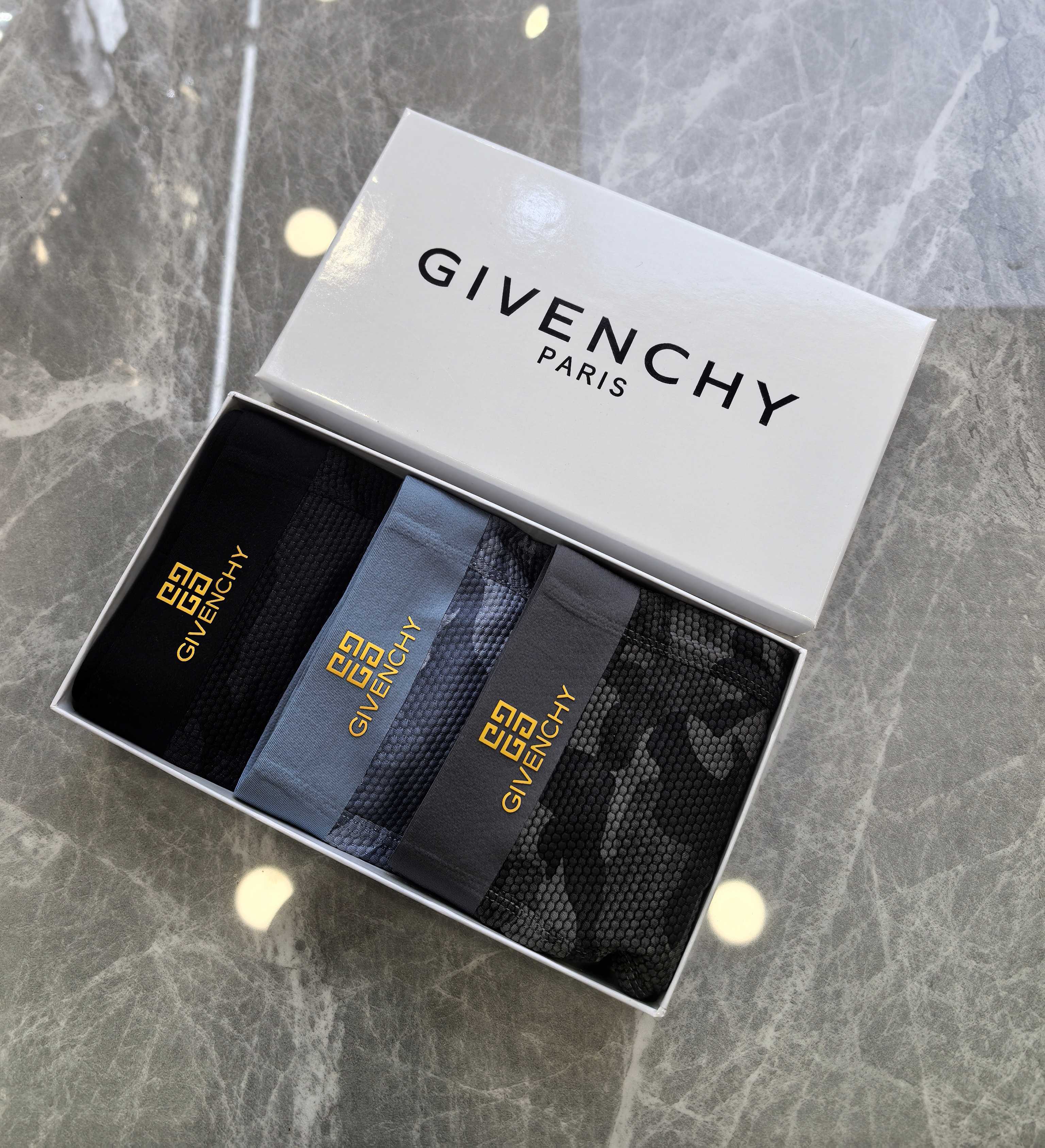GIVENCHY