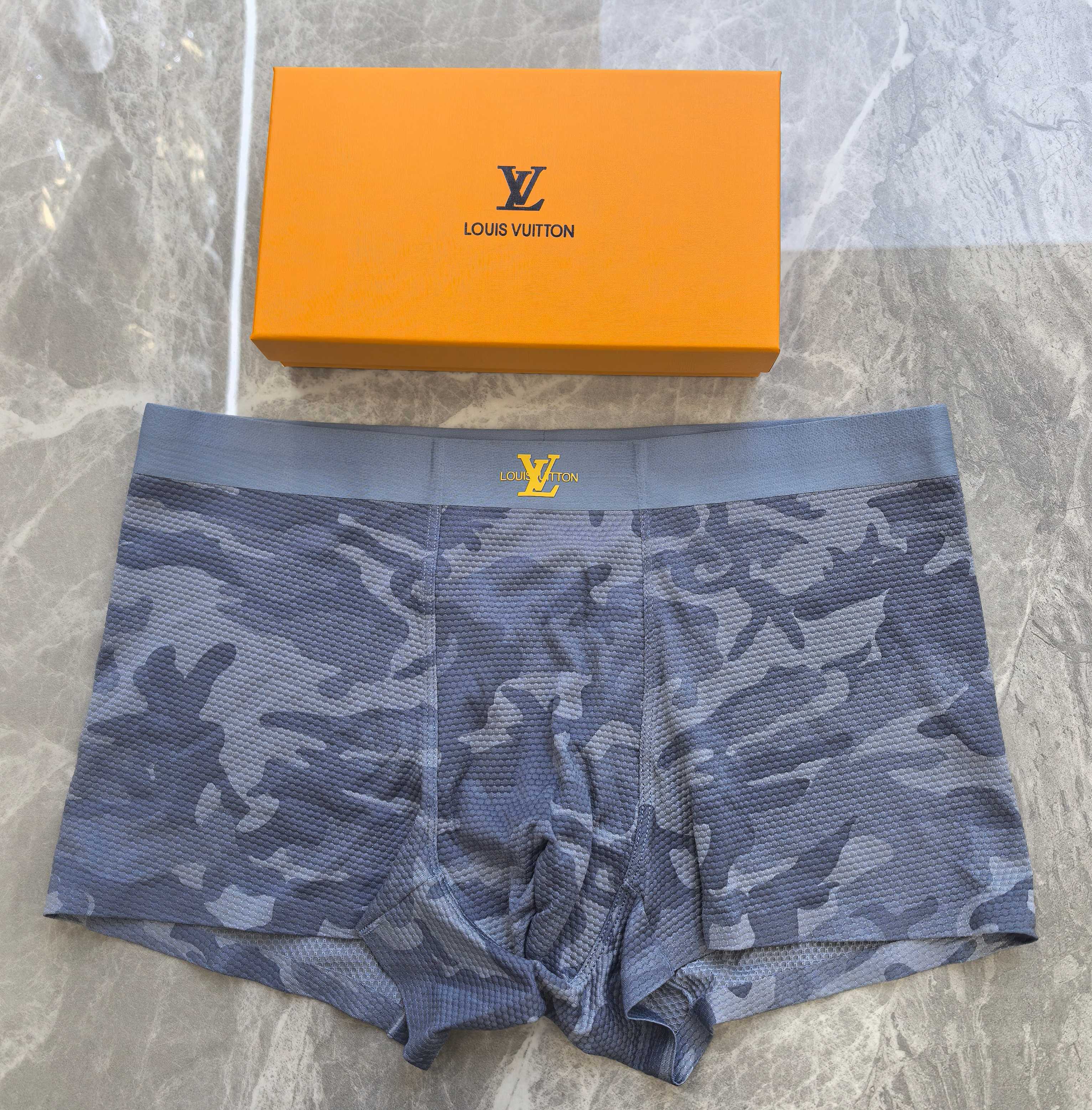 LOUIS VUITTON