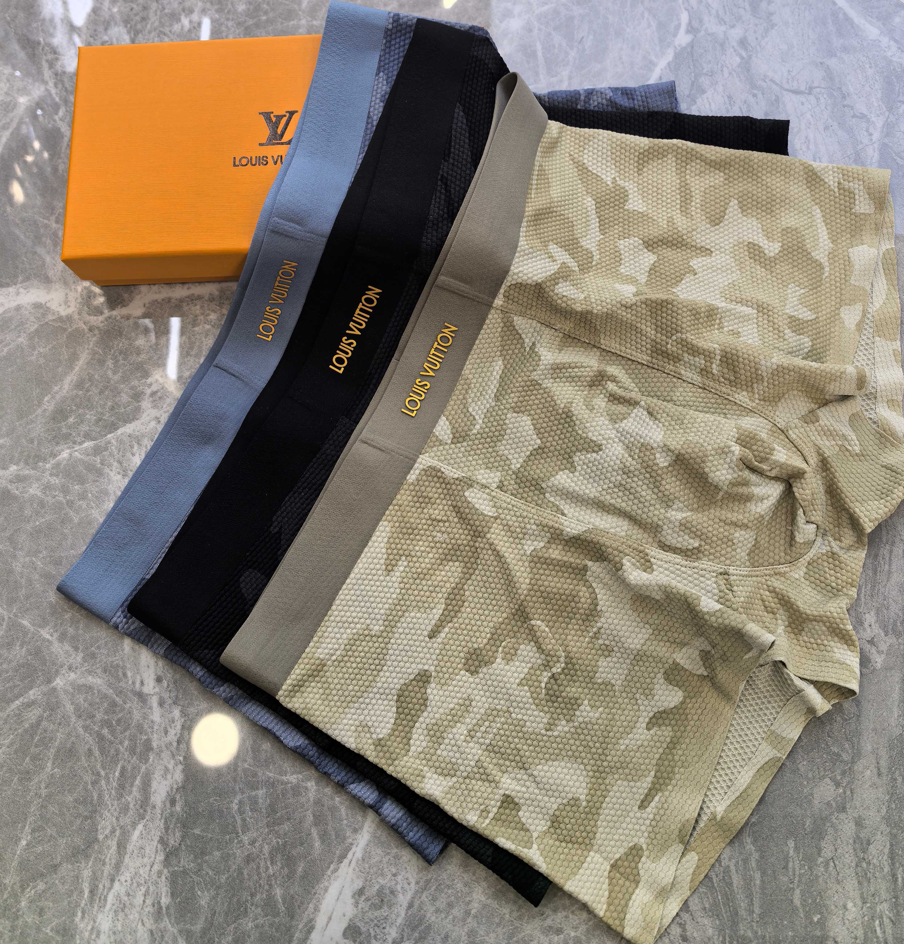 LOUIS VUITTON