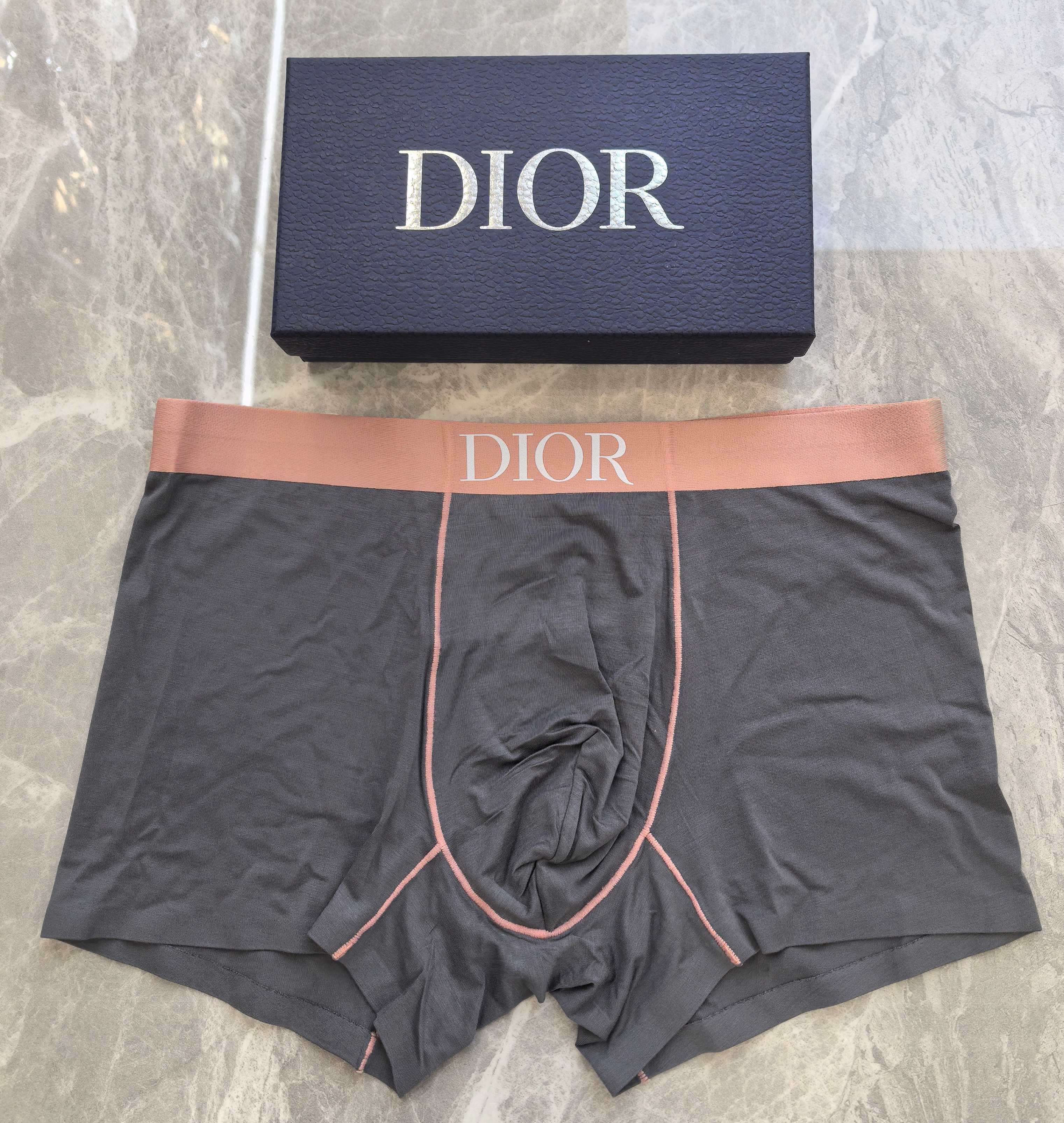 DIOR