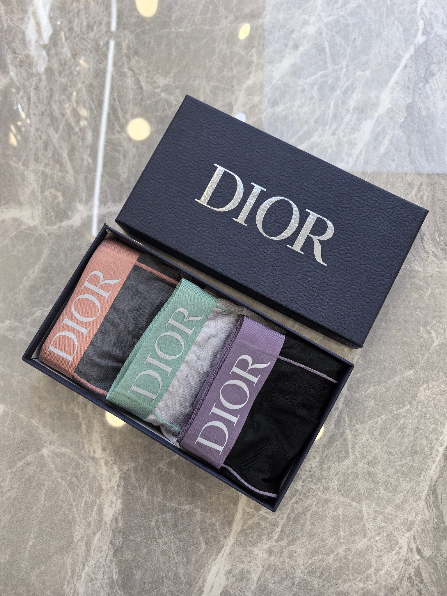DIOR