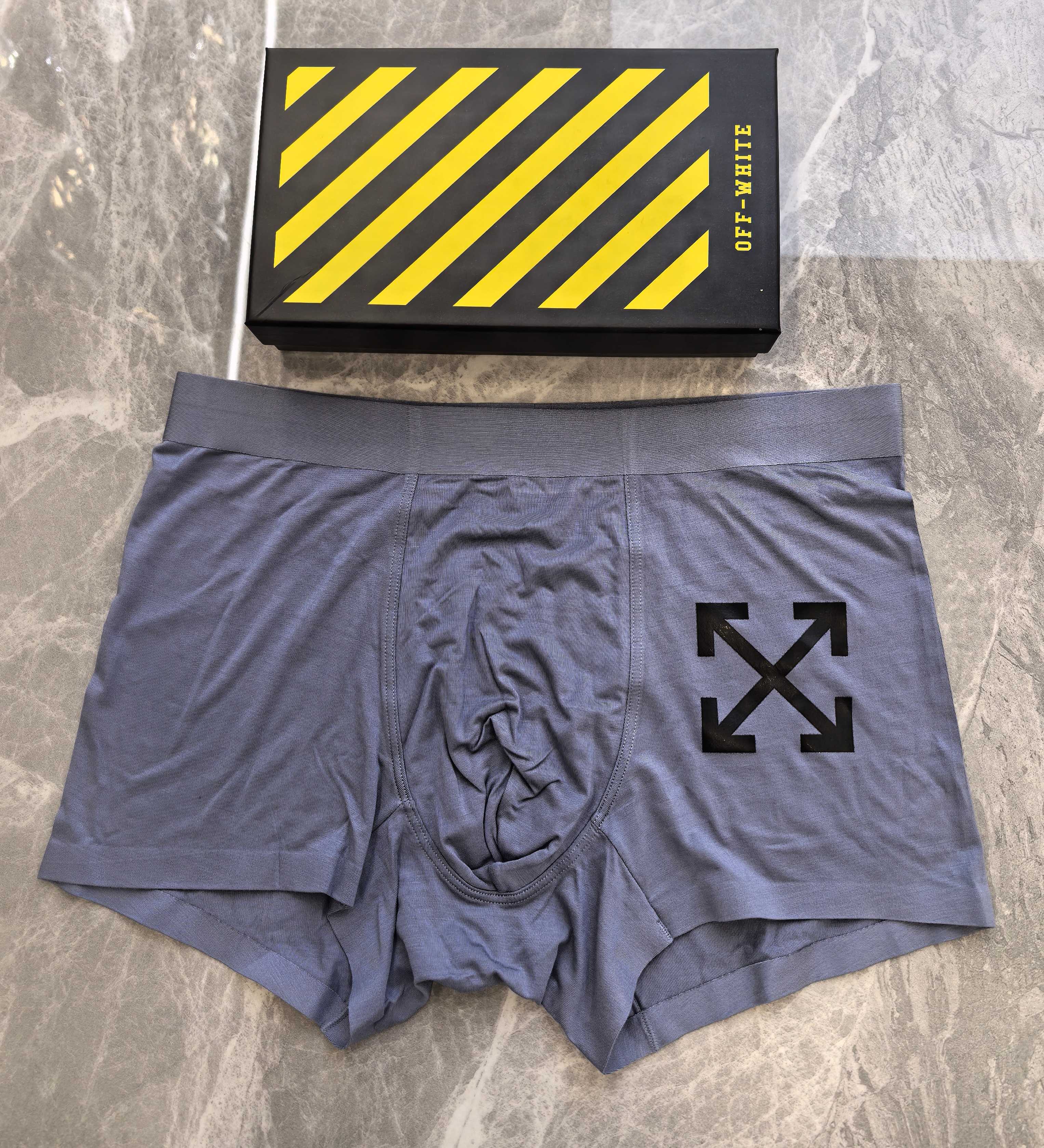 OFF-WHITE