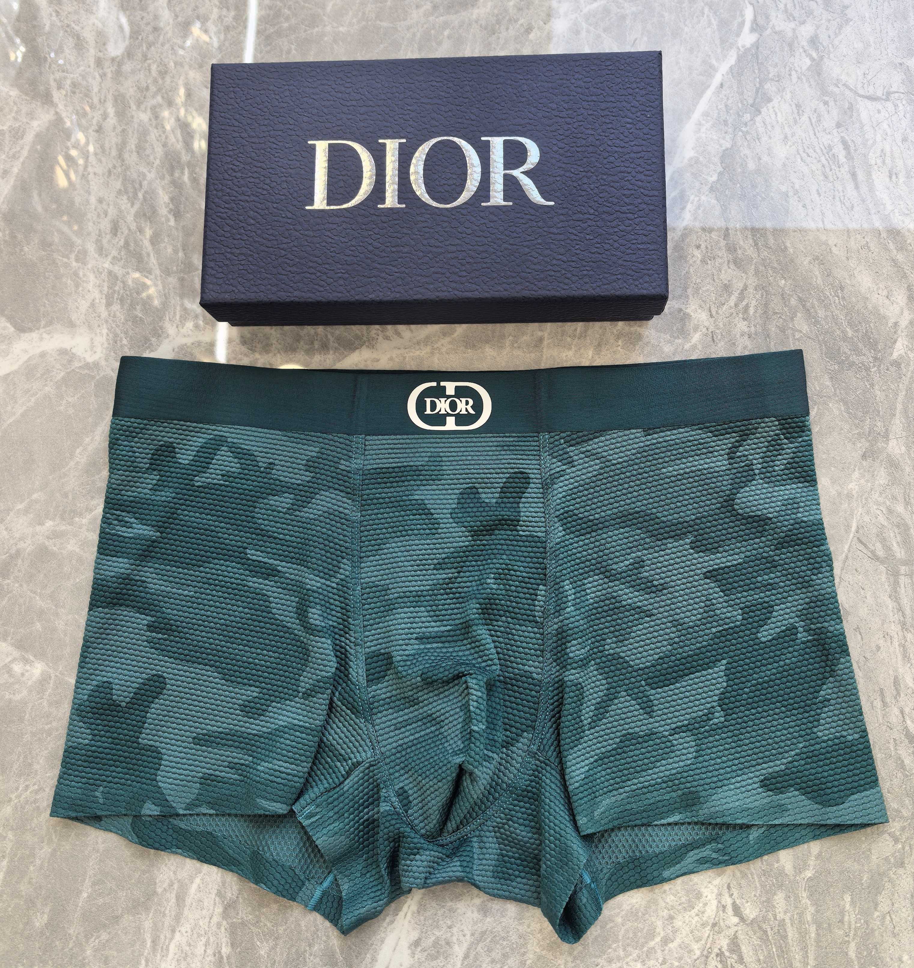 DIOR