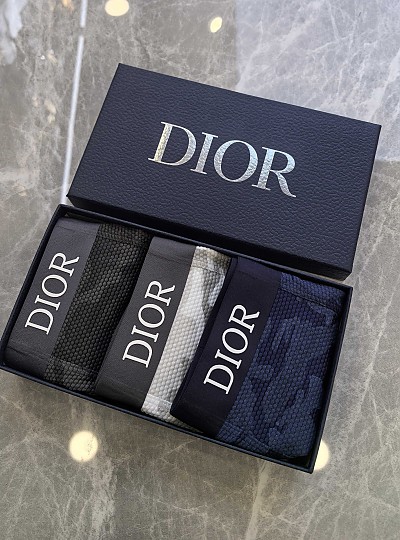 DIOR