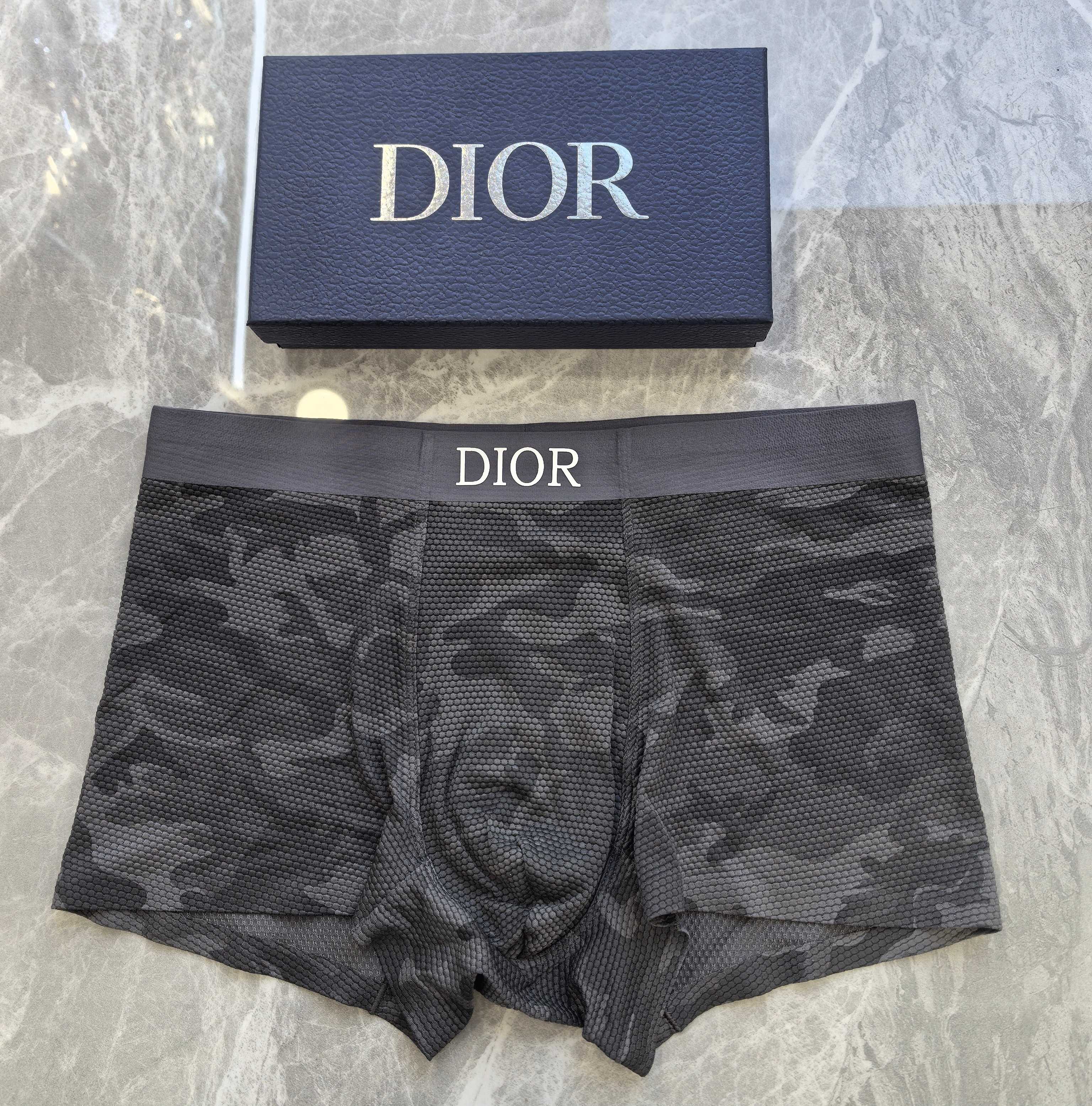 DIOR