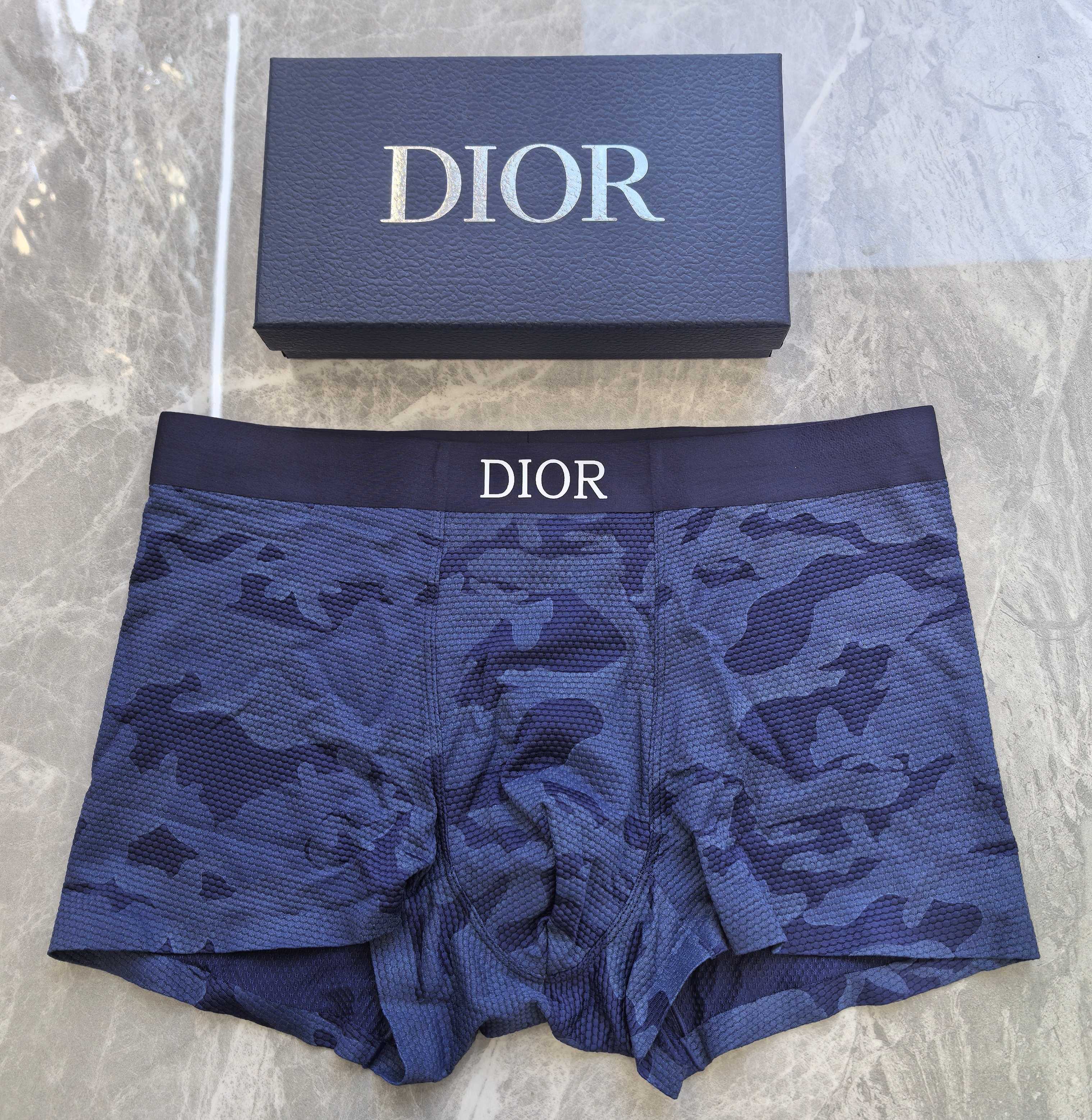 DIOR