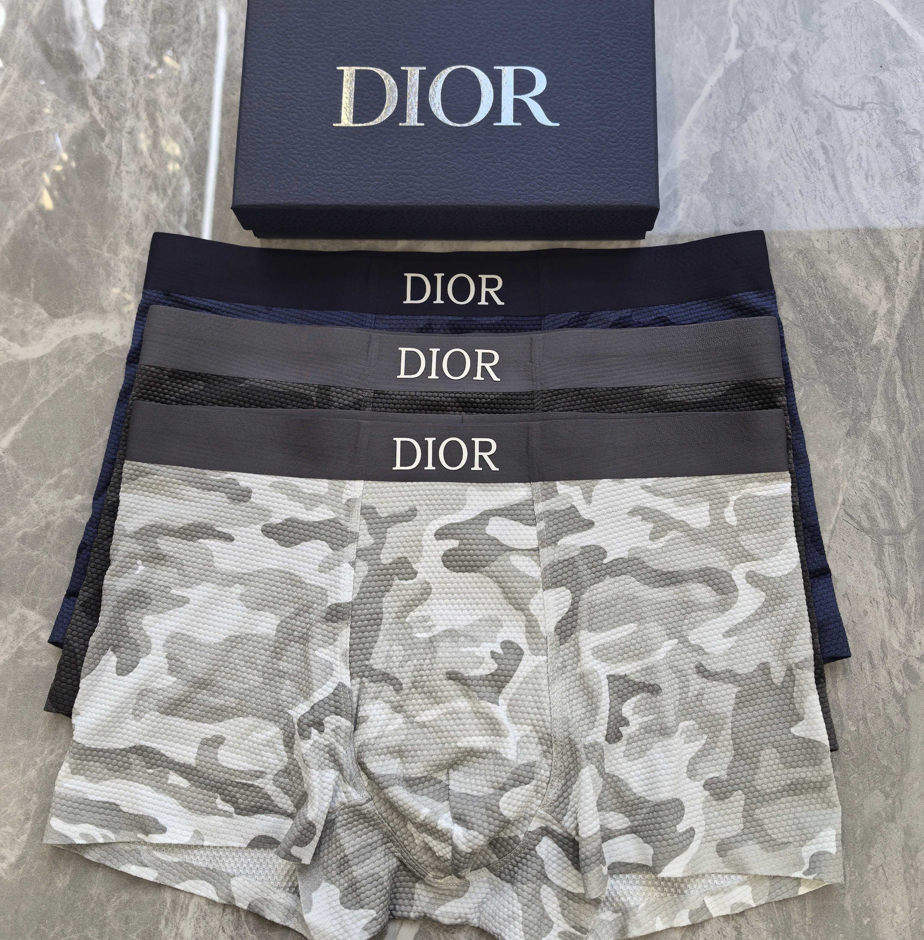 DIOR