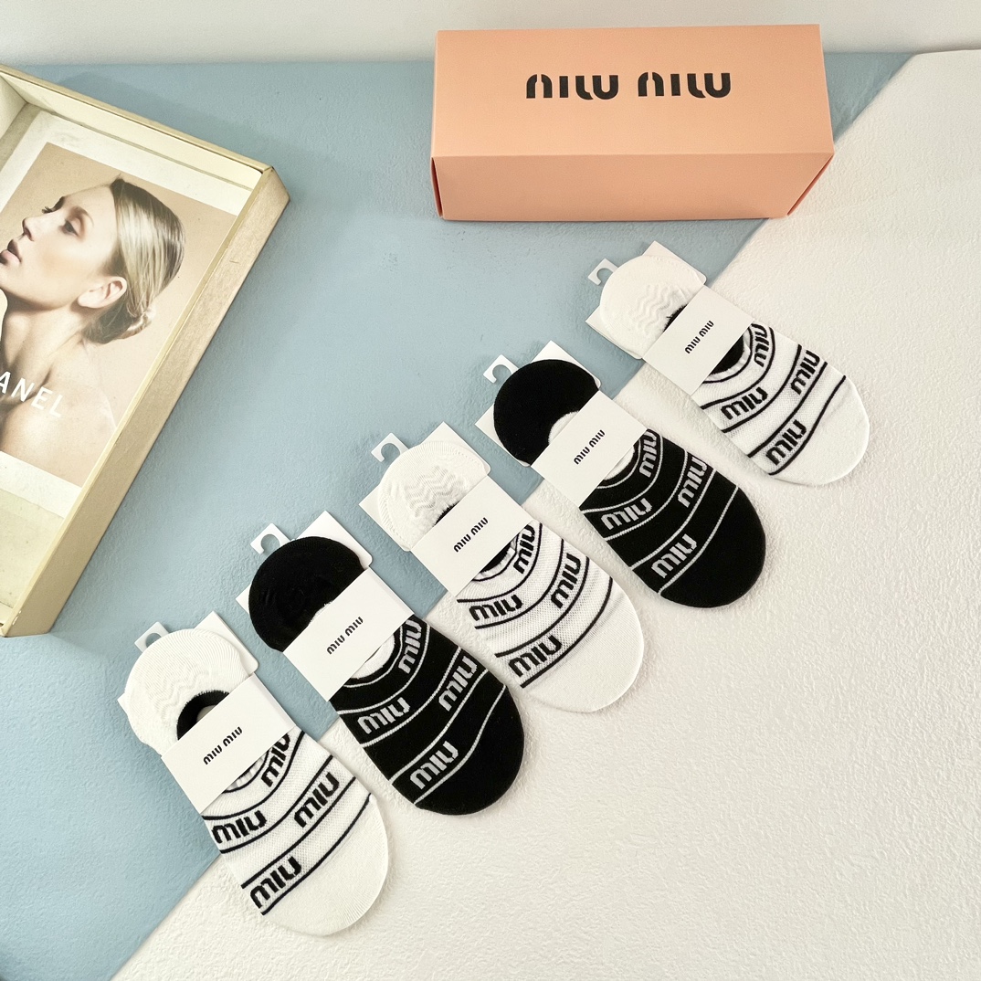 MIUMIU