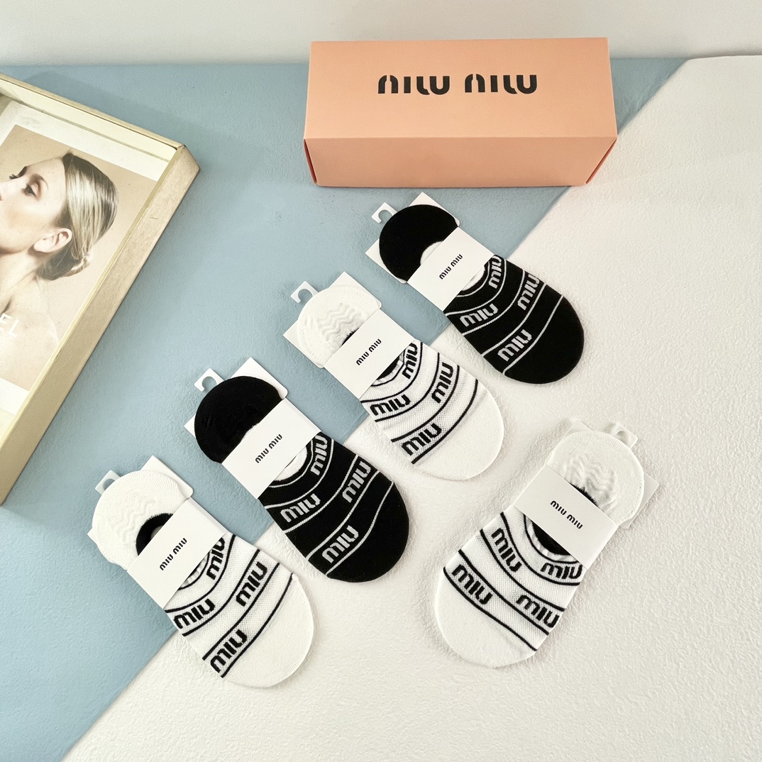 MIUMIU