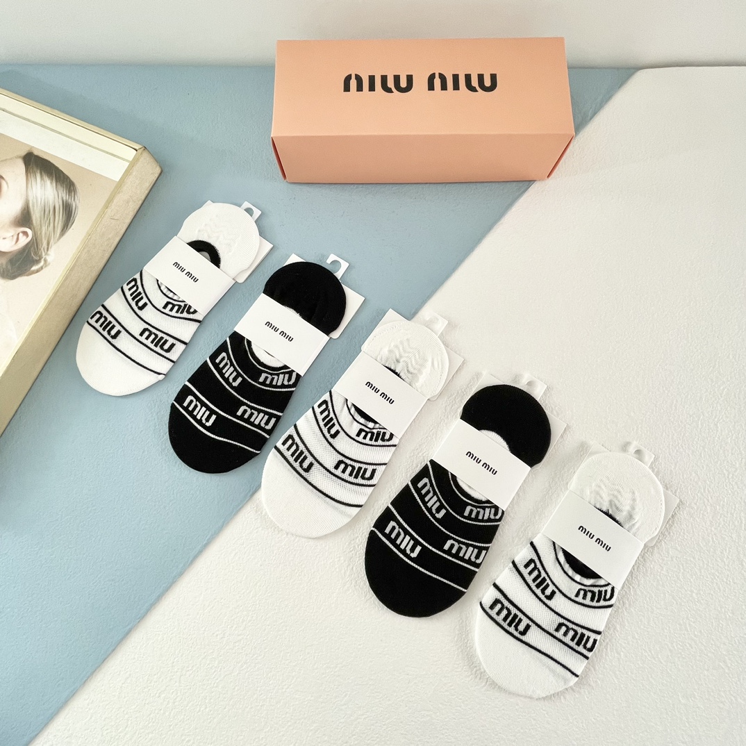 MIUMIU