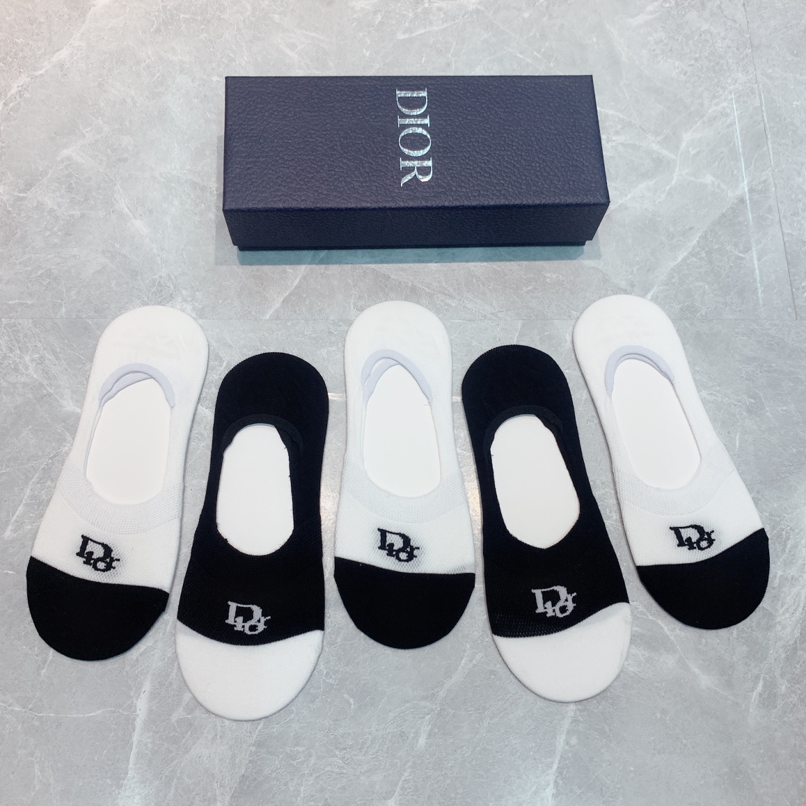 DIOR