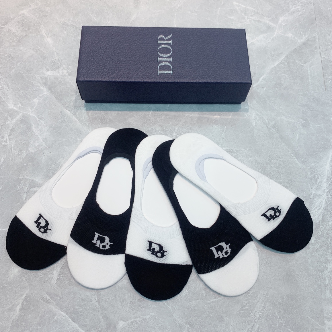 DIOR