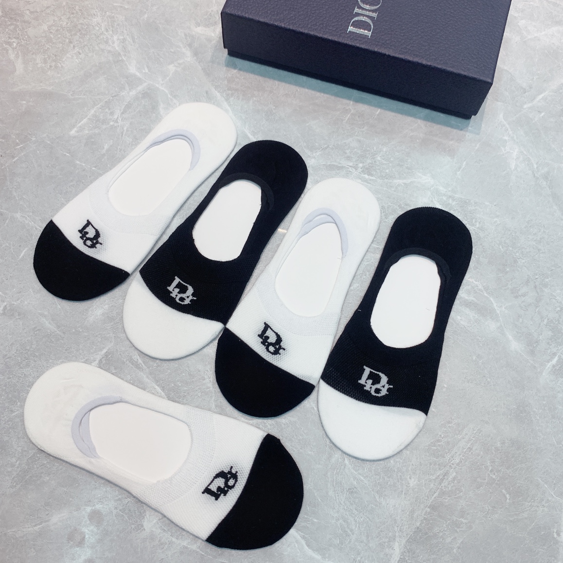 DIOR