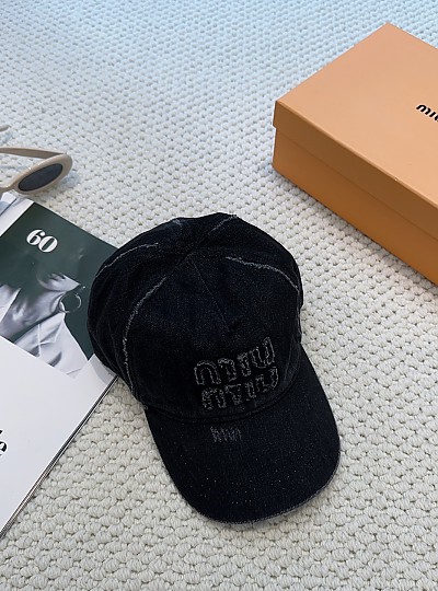 MIUMIU