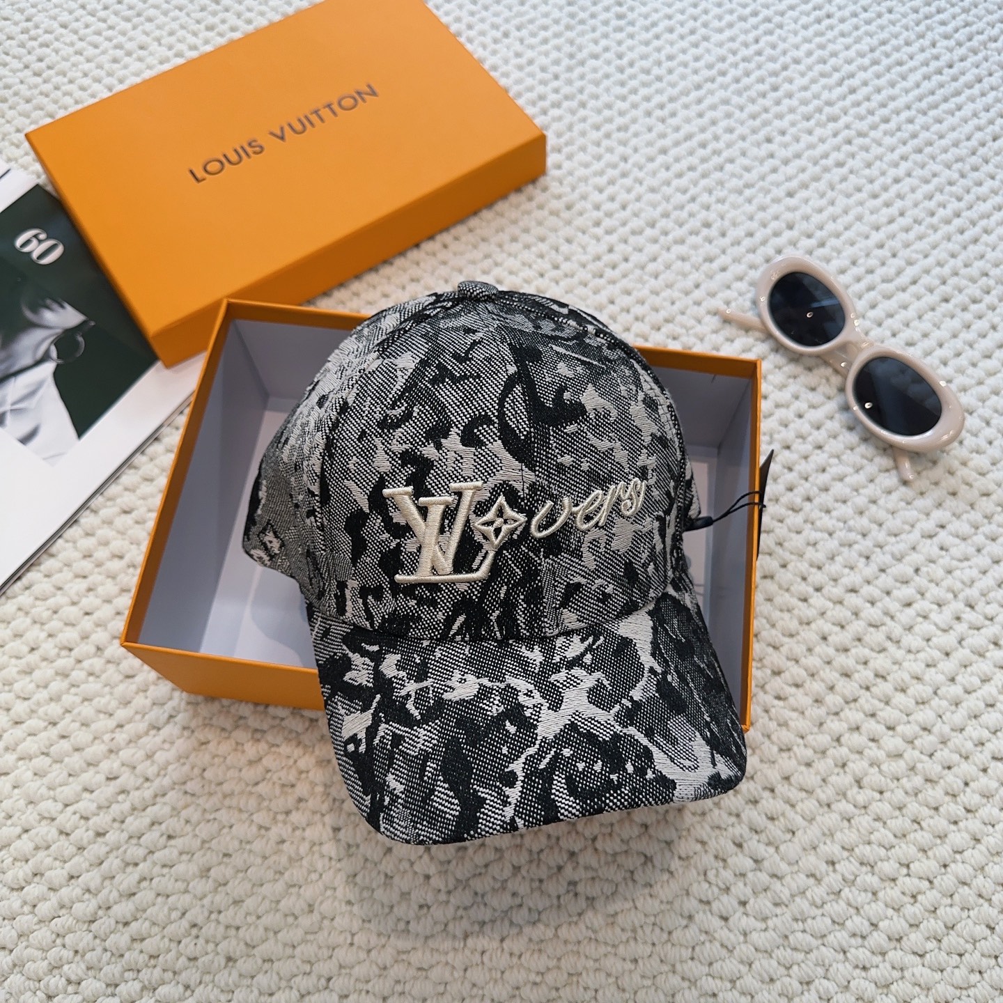 LOUIS VUITTON
