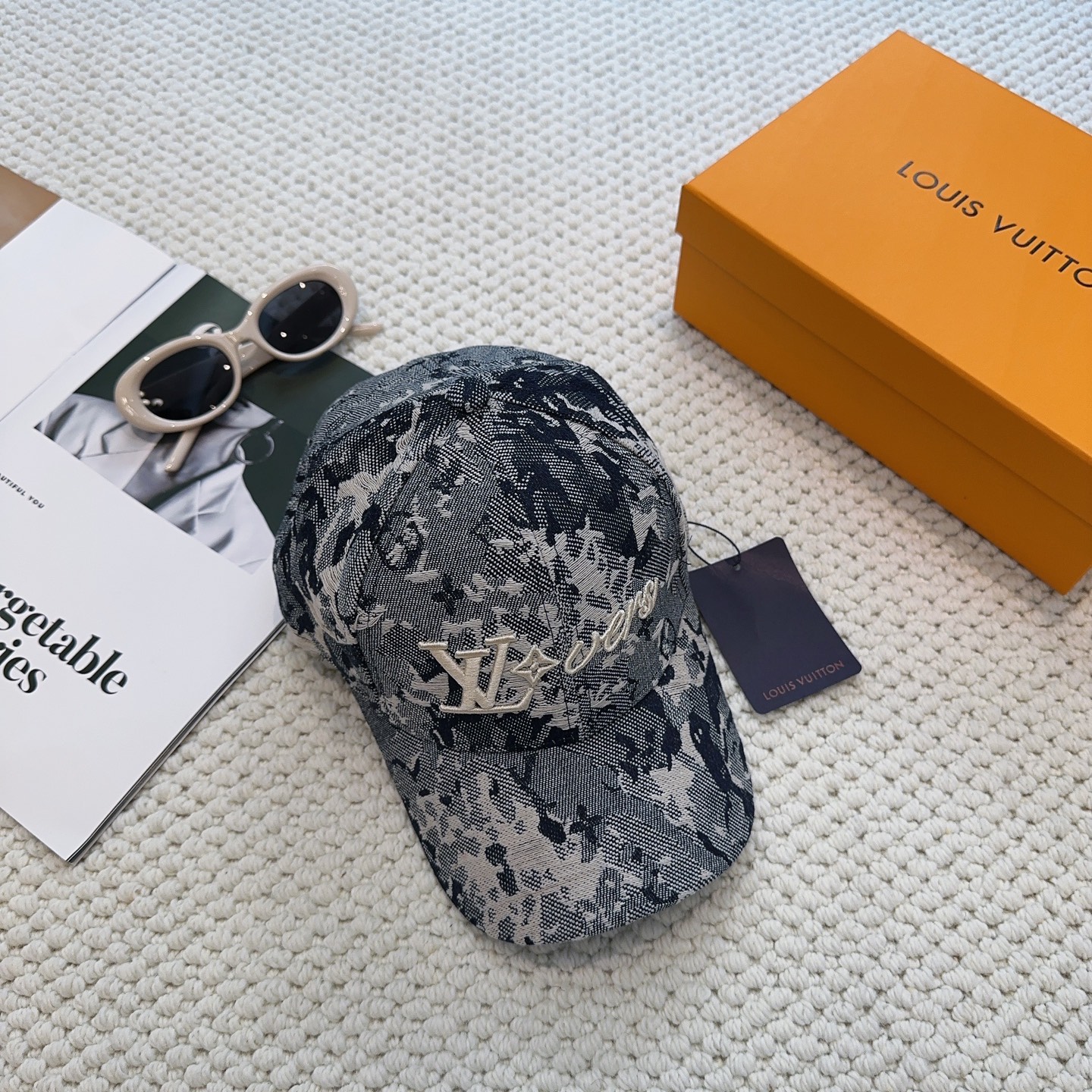 LOUIS VUITTON