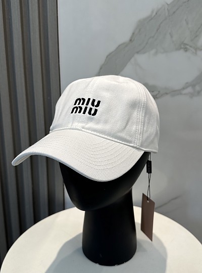 MIUMIU