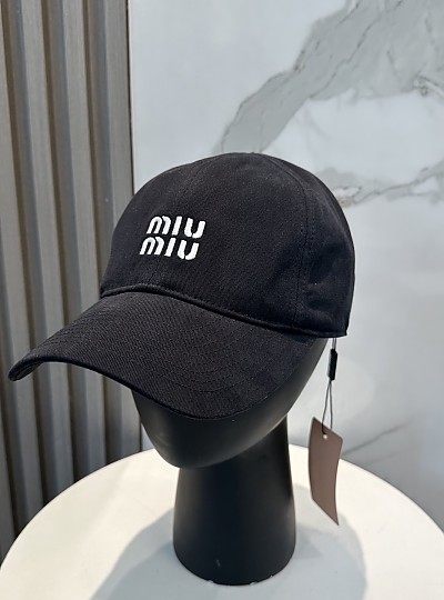 MIUMIU