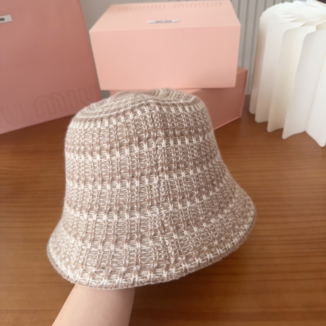 MIUMIU