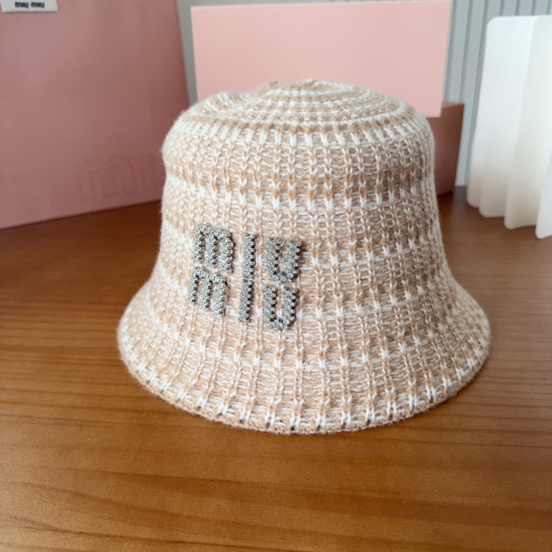 MIUMIU