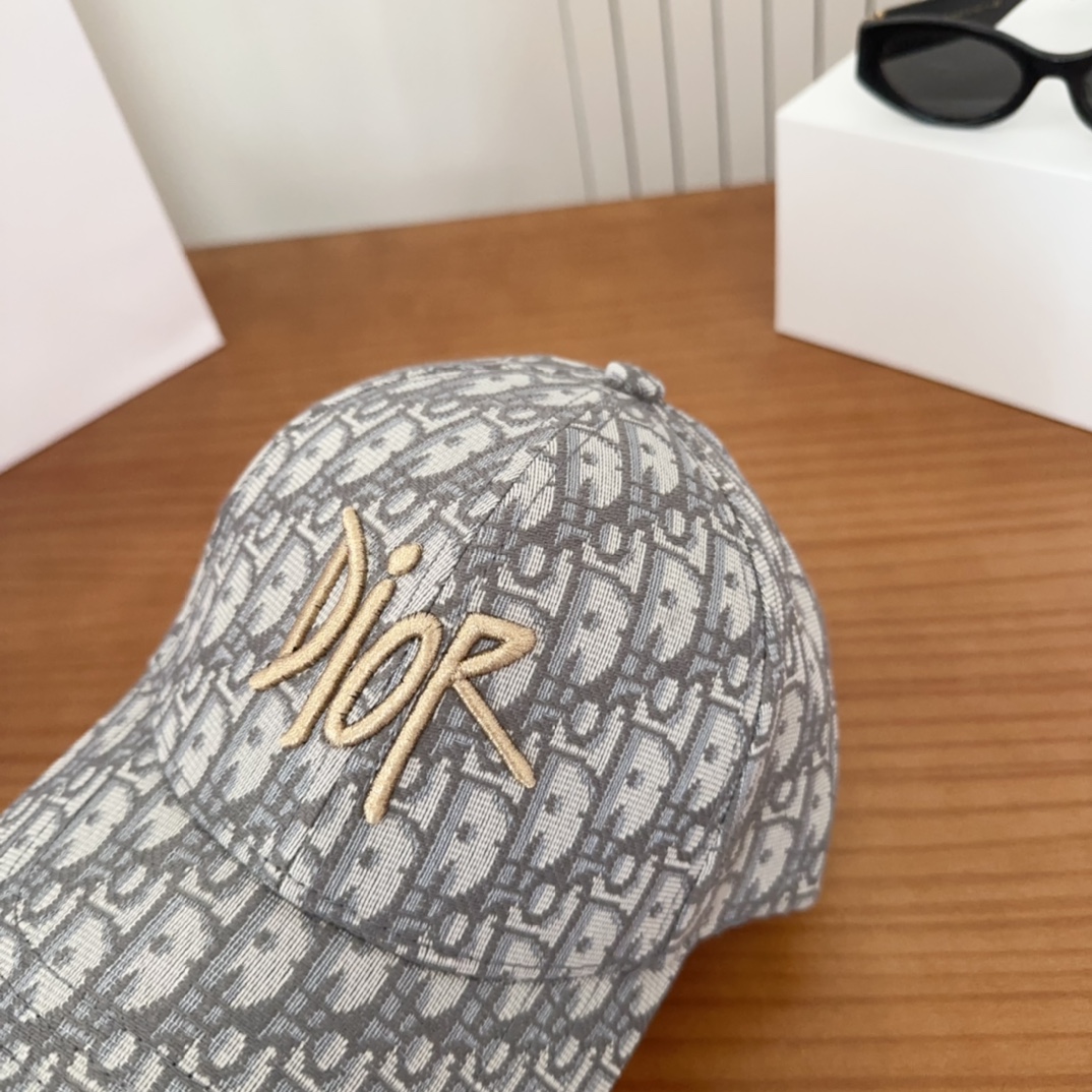 DIOR