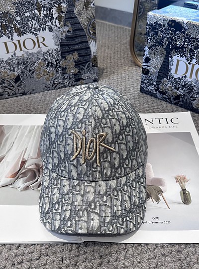 DIOR
