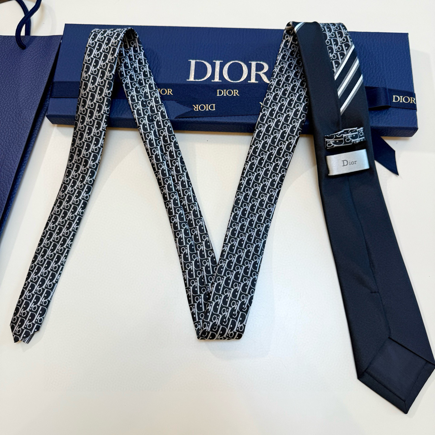 DIOR