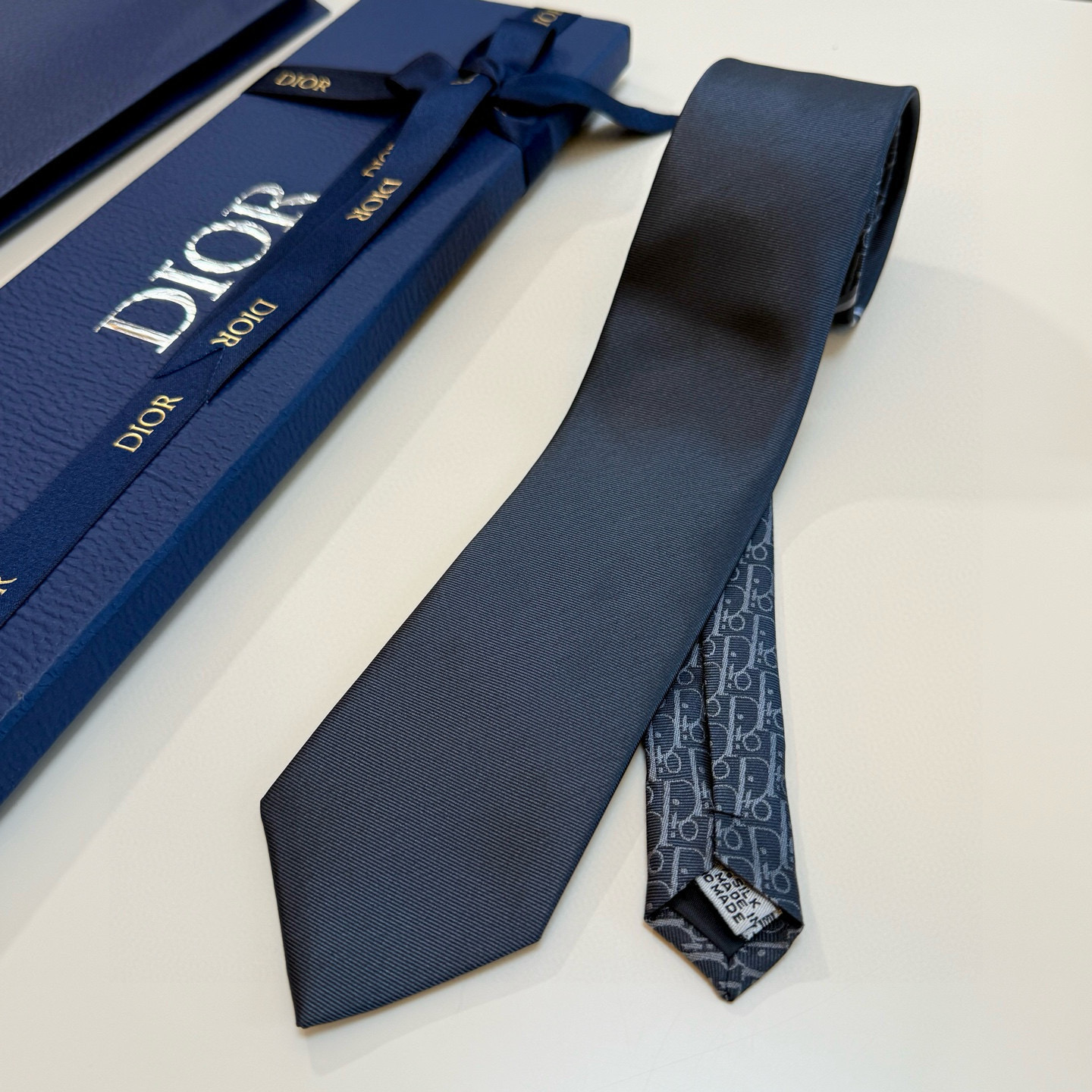 DIOR