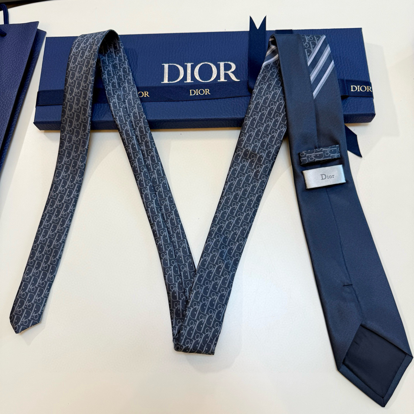 DIOR