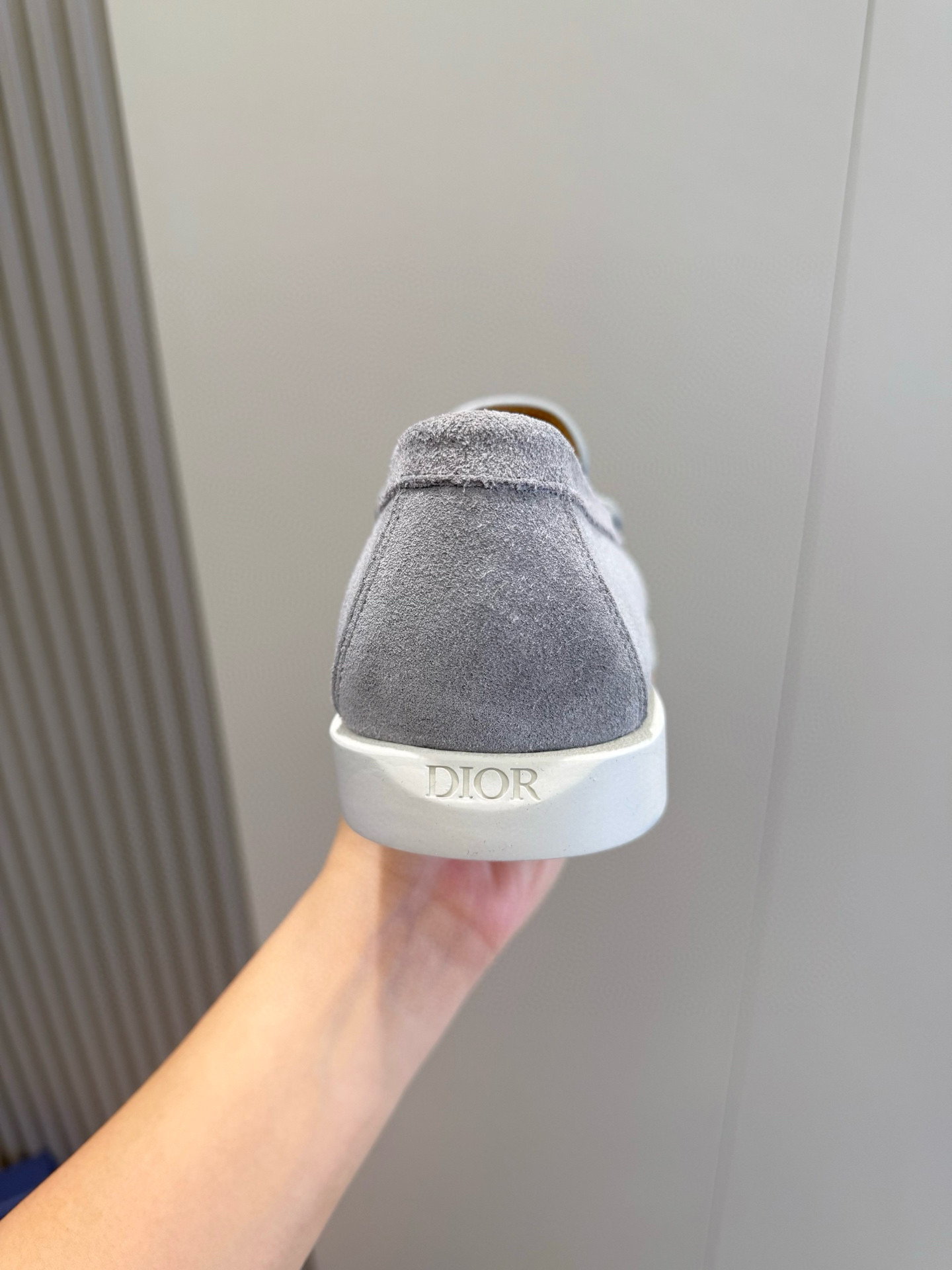 DIOR
