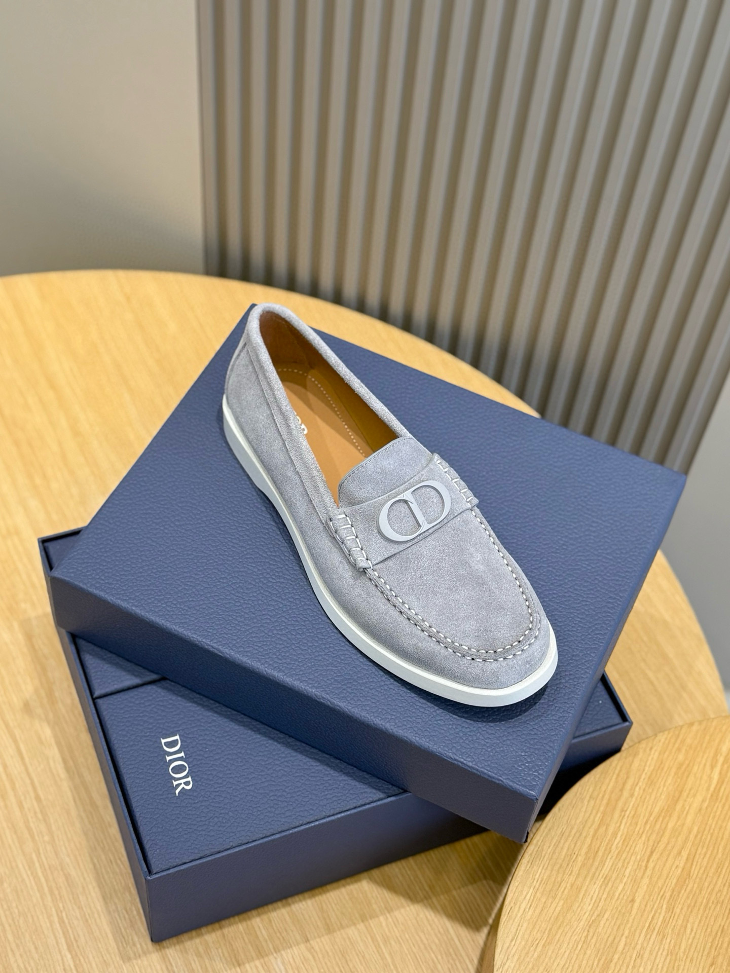 DIOR