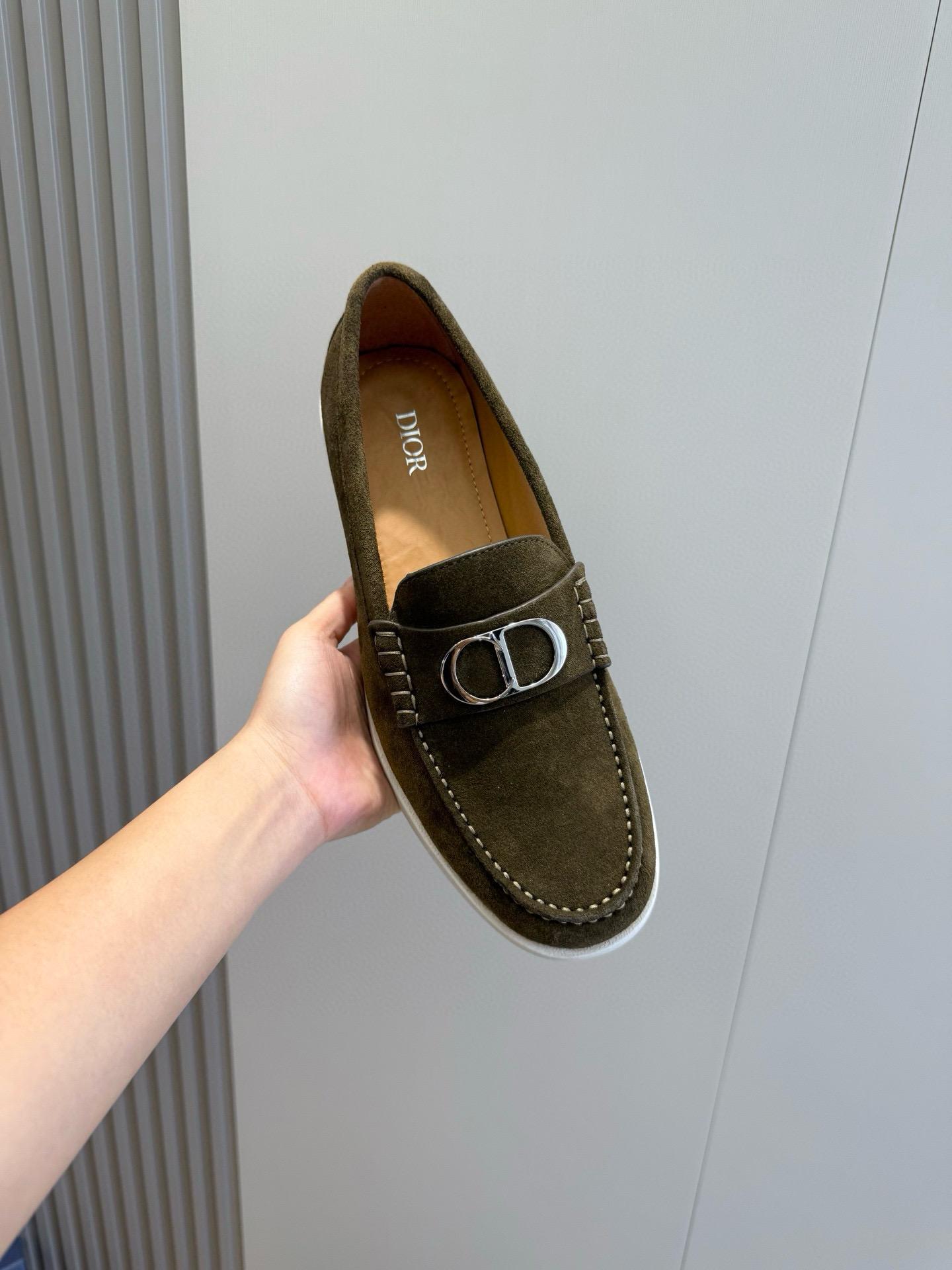 DIOR