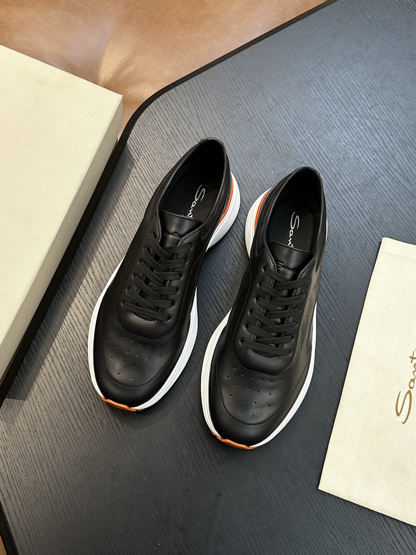 Santoni