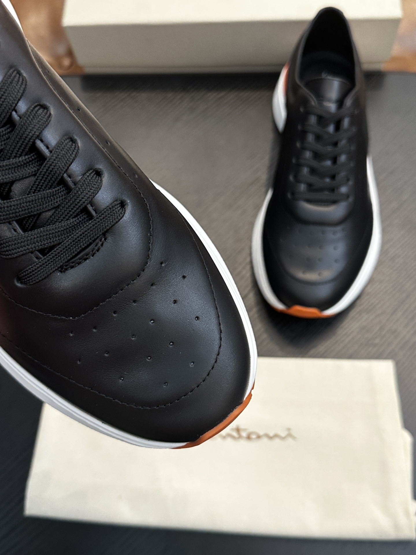 Santoni