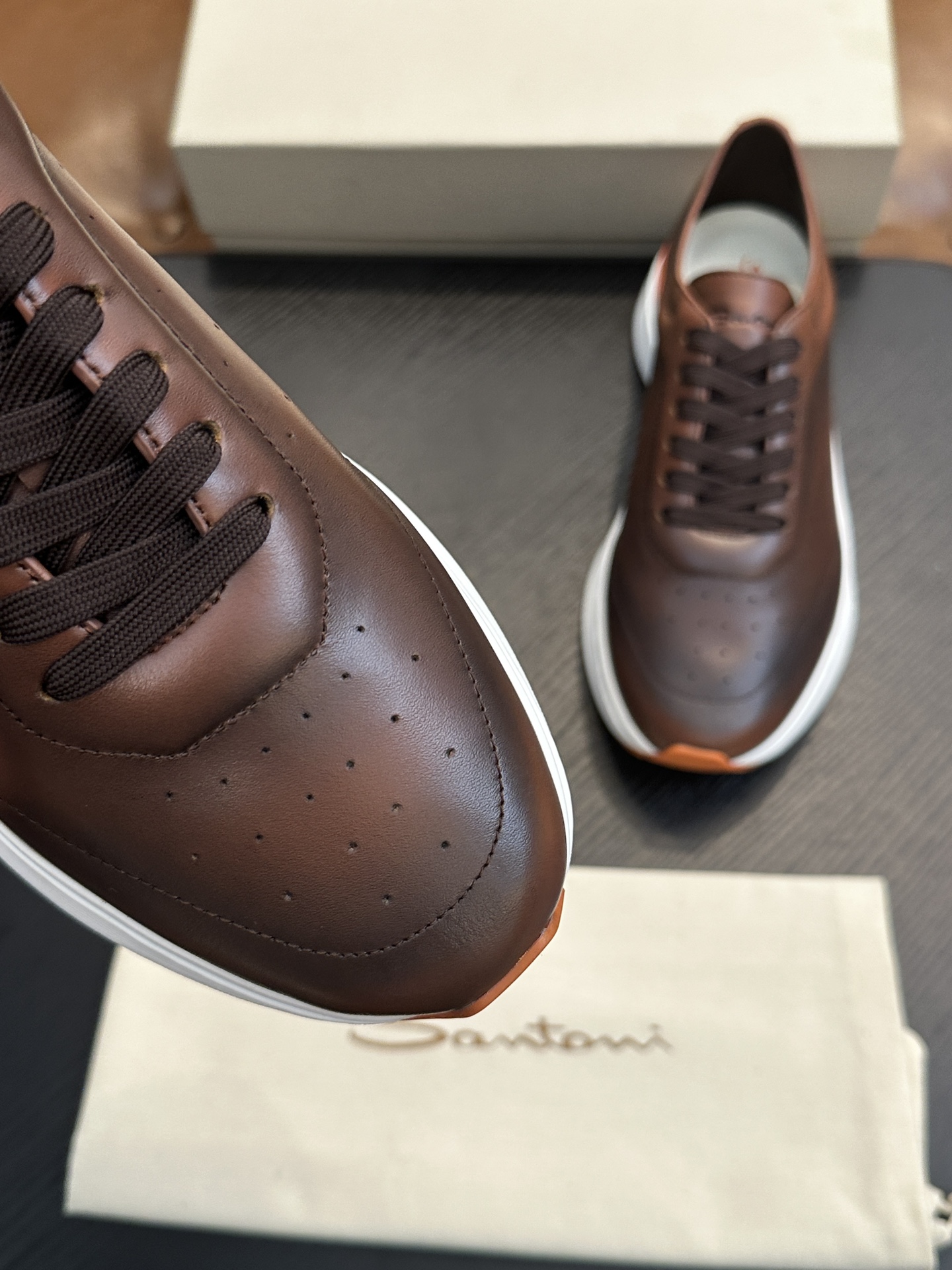 Santoni