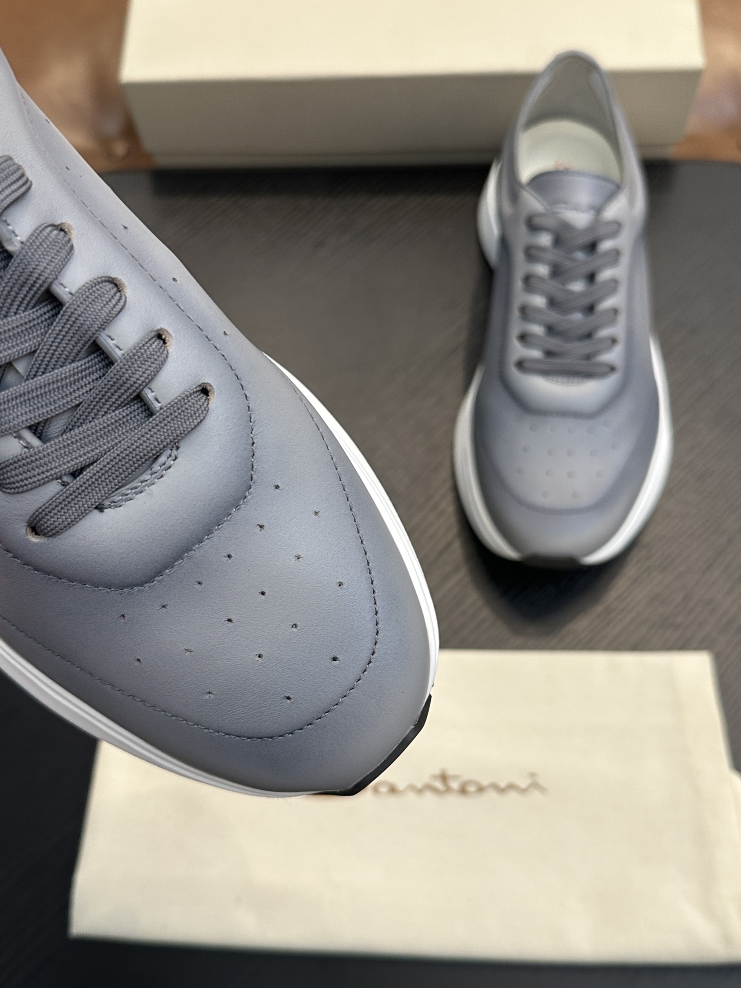 Santoni