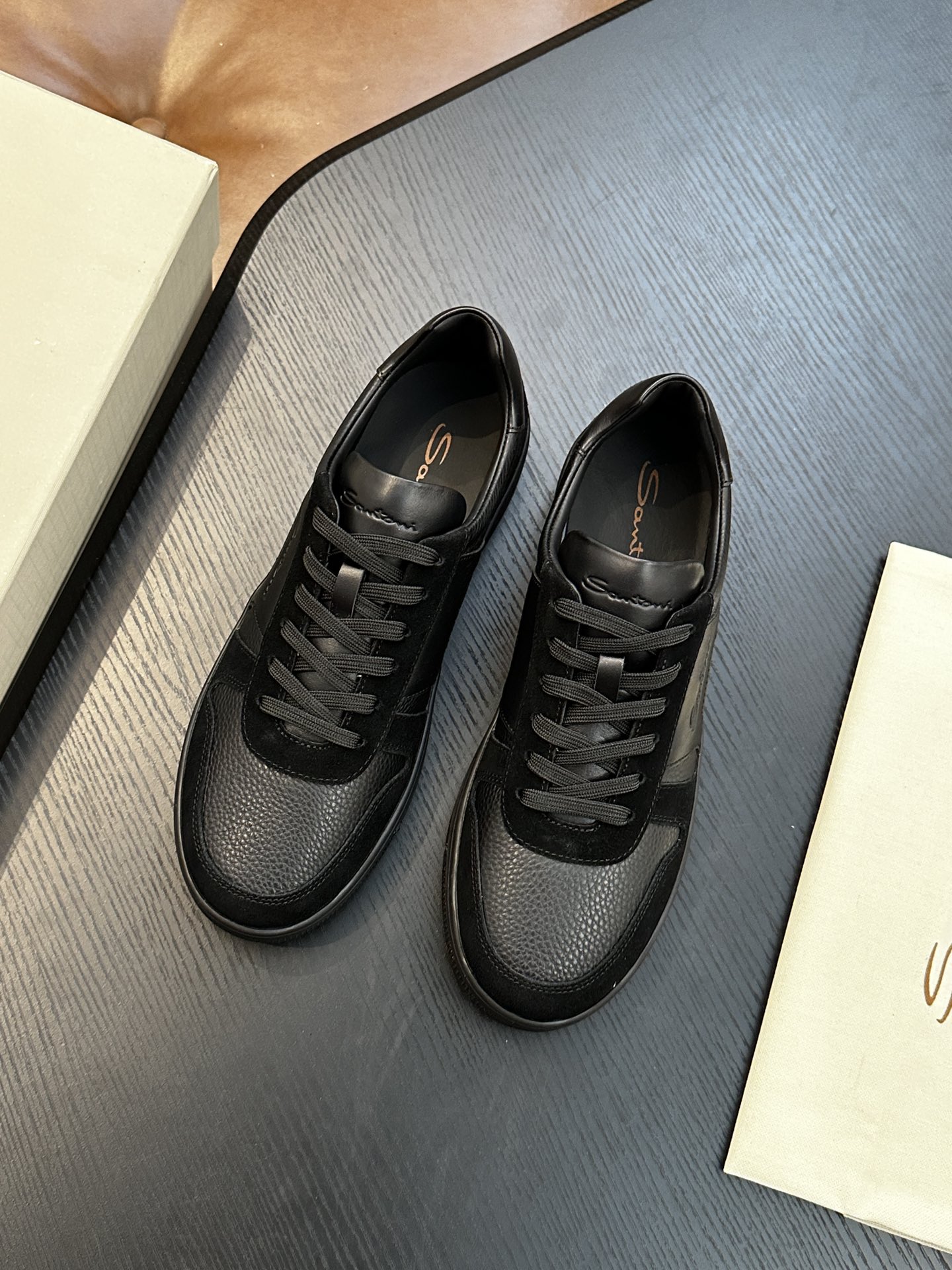 Santoni