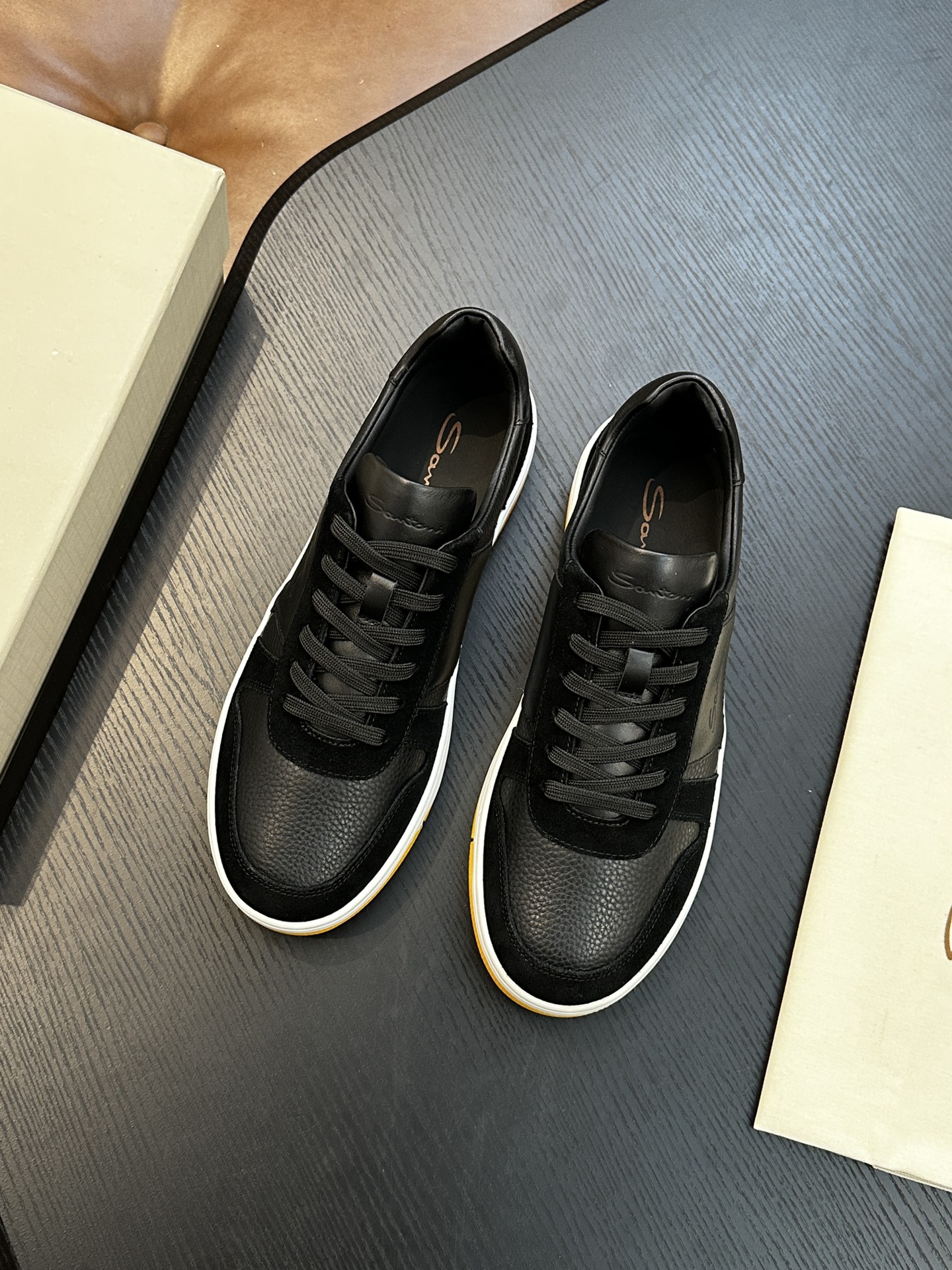 Santoni