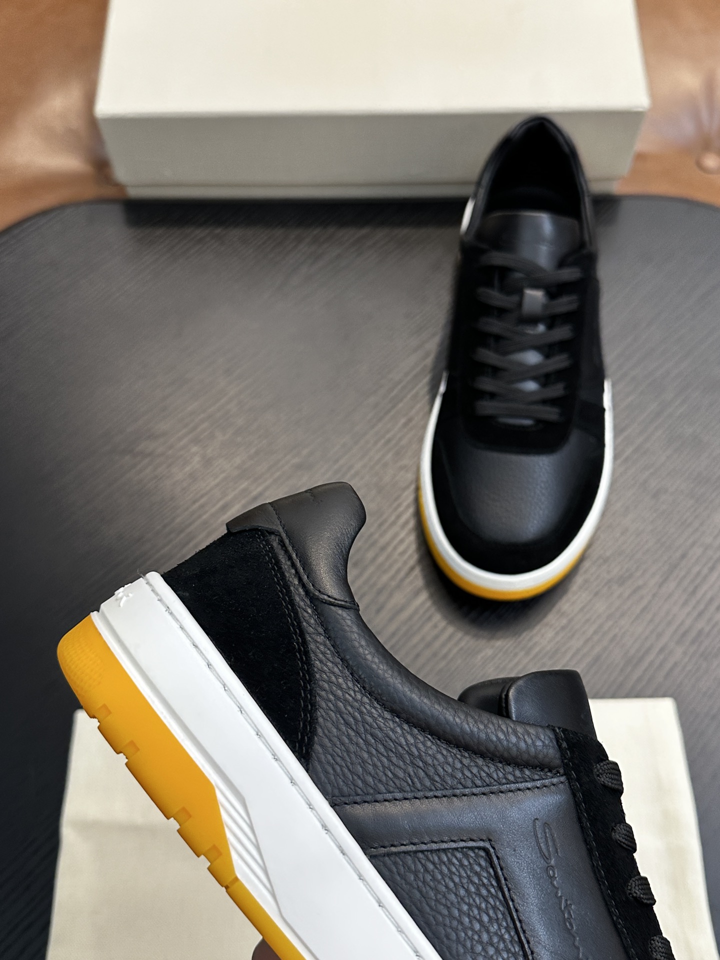 Santoni