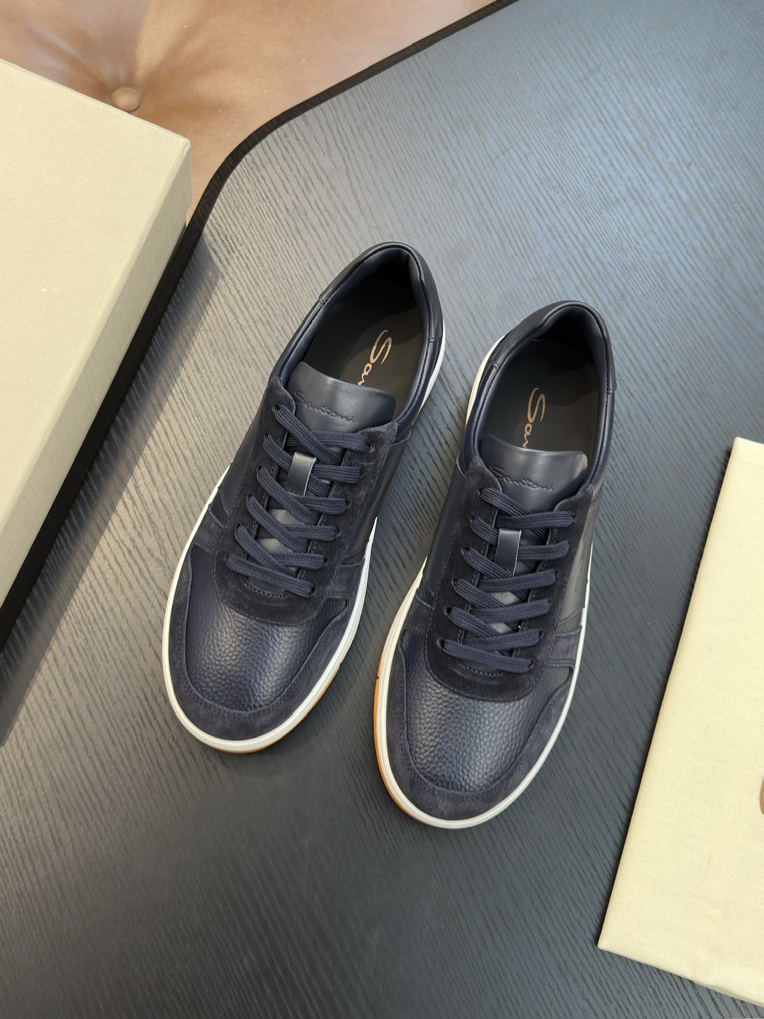 Santoni