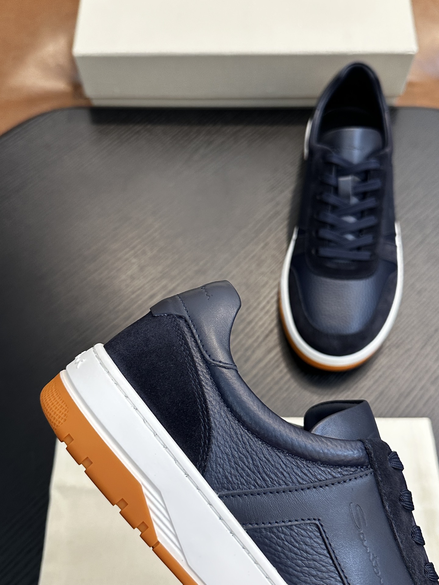 Santoni