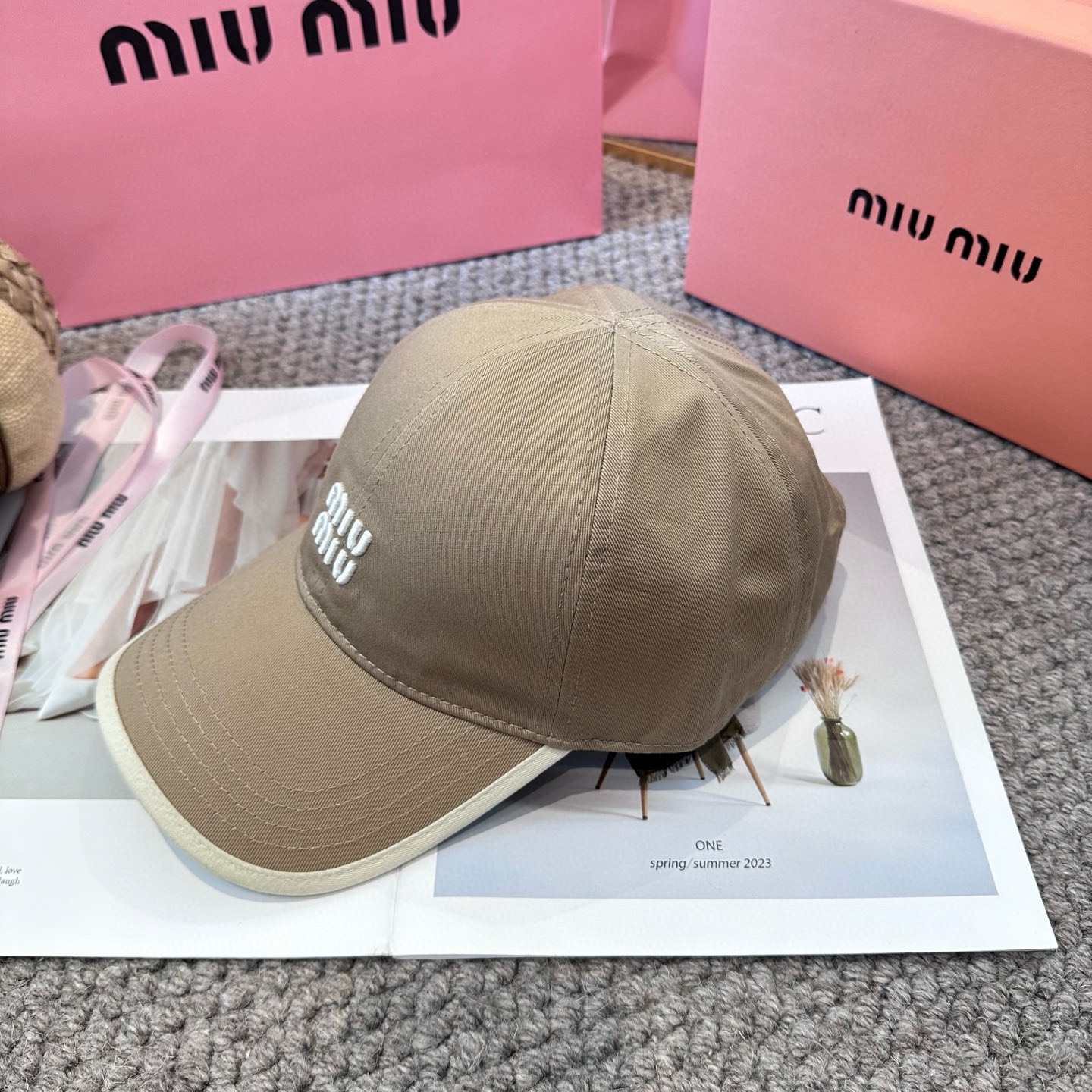 MIUMIU